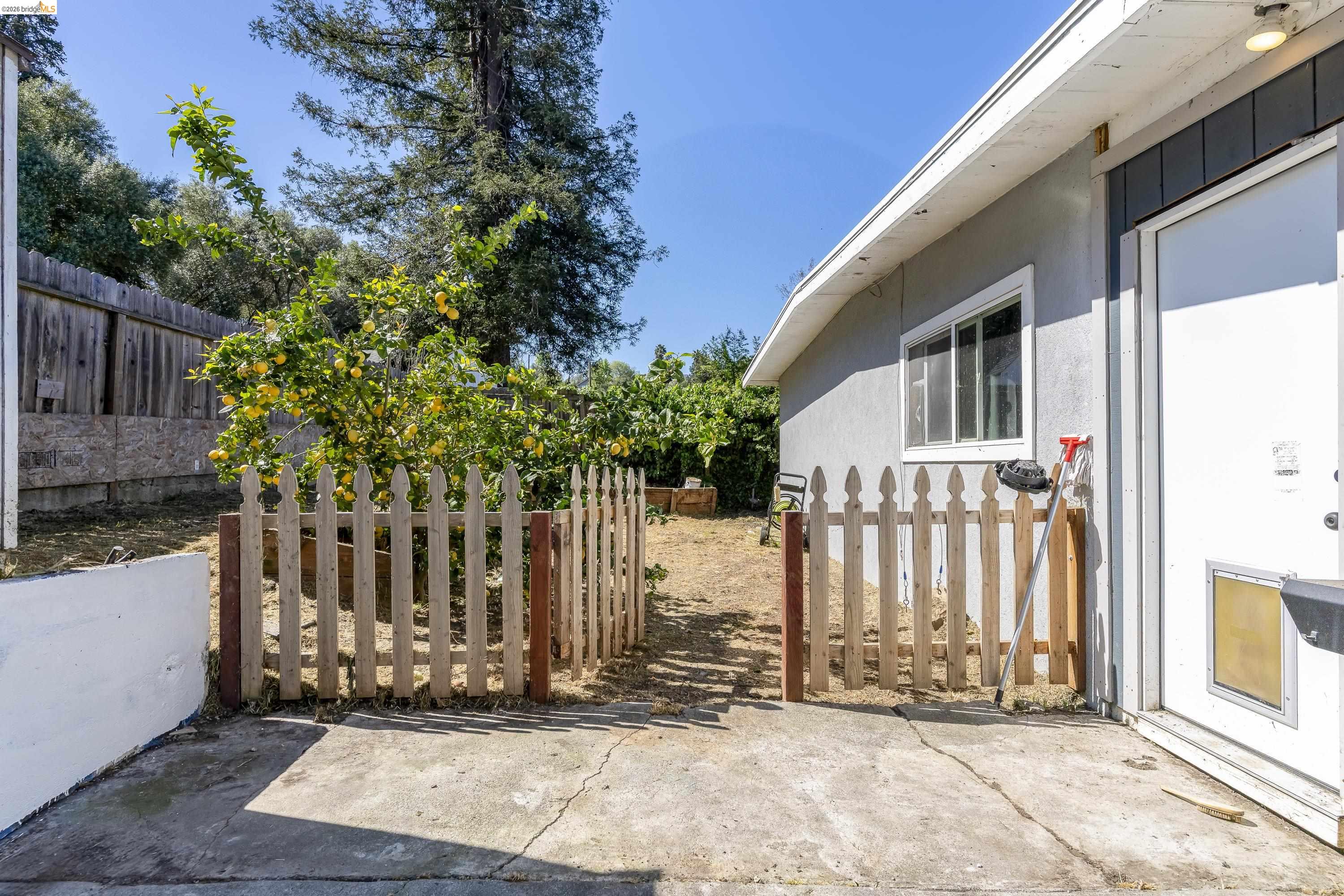 Detail Gallery Image 49 of 58 For 1050 Sierra Ave, Martinez,  CA 94553 - 3 Beds | 2 Baths