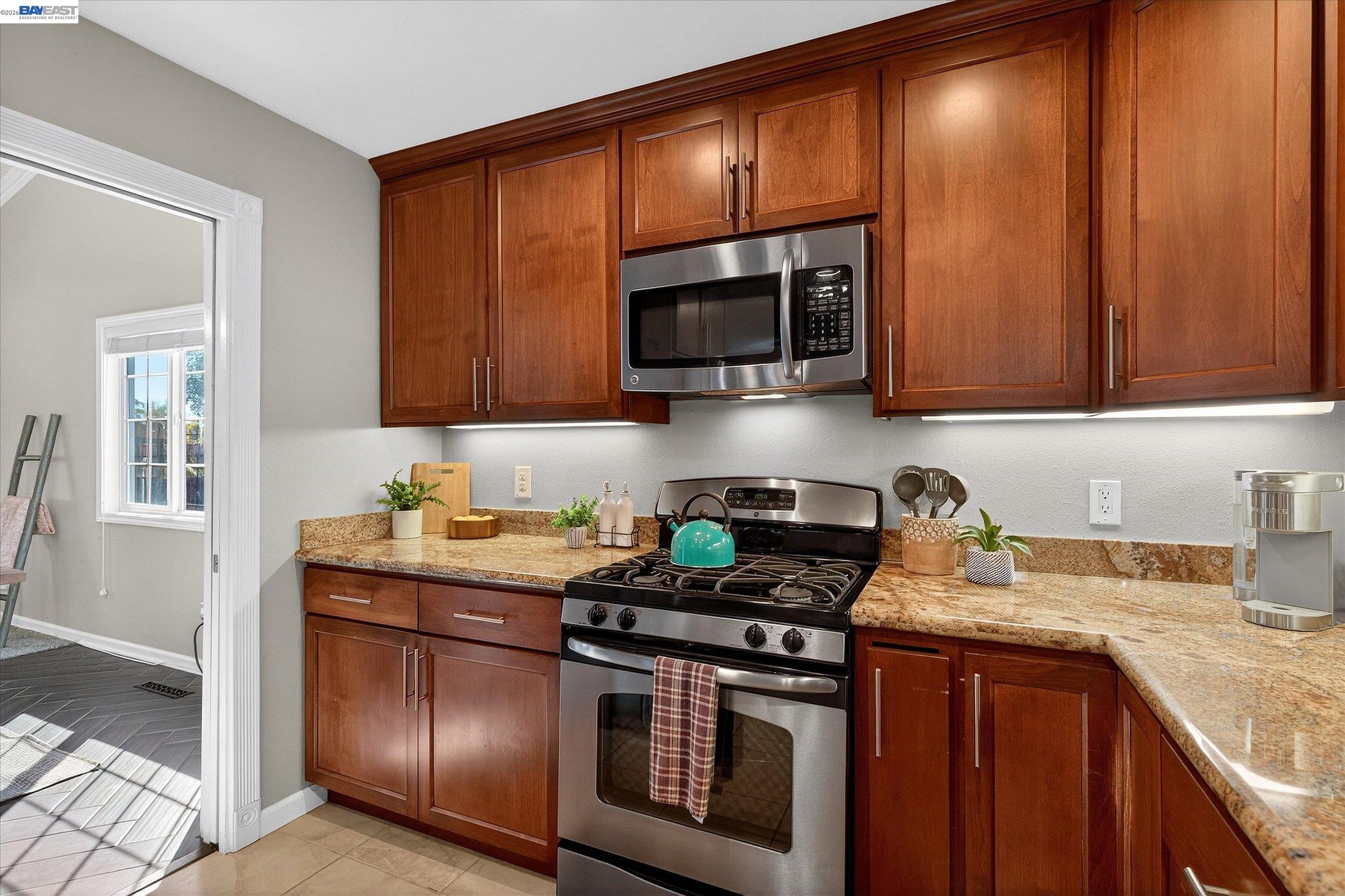 Detail Gallery Image 18 of 42 For 1223 Aberdeen Ave, Livermore,  CA 94550 - 4 Beds | 2 Baths