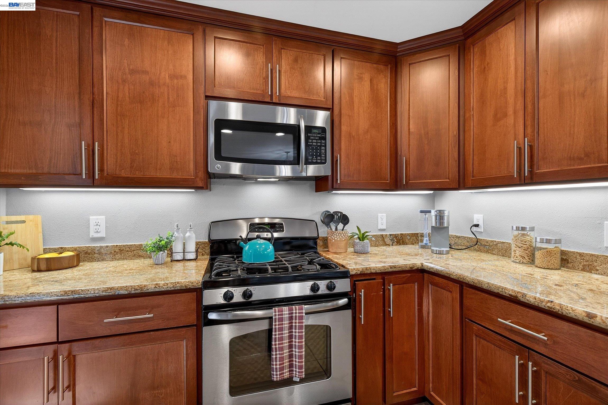 Detail Gallery Image 19 of 42 For 1223 Aberdeen Ave, Livermore,  CA 94550 - 4 Beds | 2 Baths