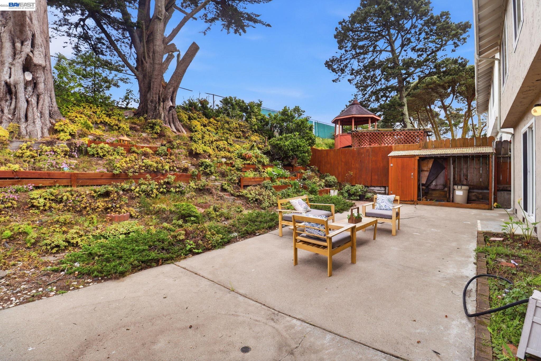 Detail Gallery Image 32 of 36 For 2485 Wexford Ave, South San Francisco,  CA 94080 - 4 Beds | 2/1 Baths