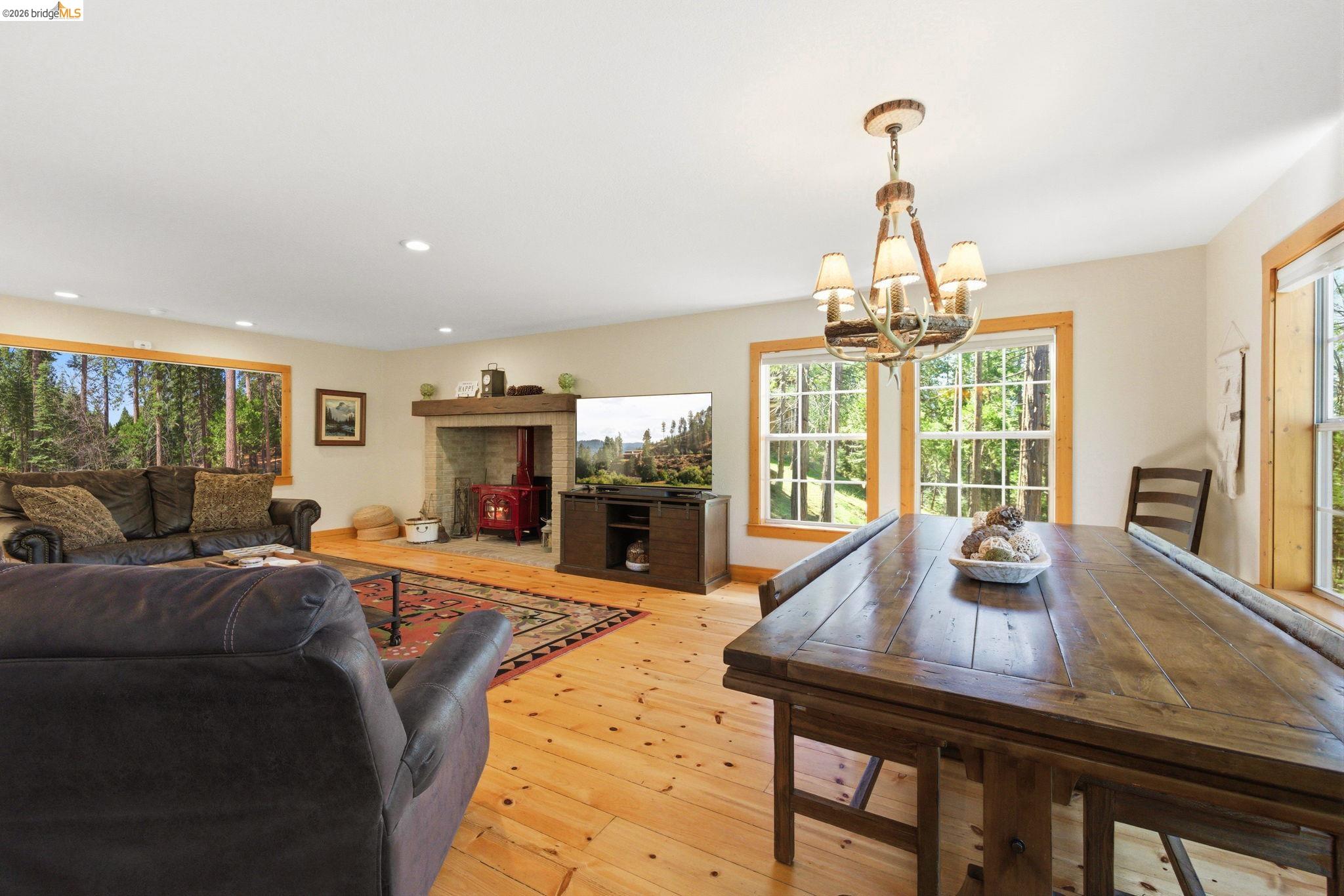 Detail Gallery Image 11 of 50 For 23820 Pine Lake Dr, Twain Harte,  CA 95383 - 4 Beds | 2/1 Baths