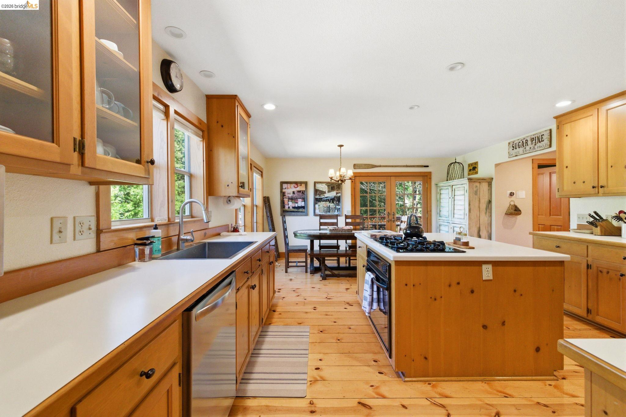 Detail Gallery Image 14 of 50 For 23820 Pine Lake Dr, Twain Harte,  CA 95383 - 4 Beds | 2/1 Baths