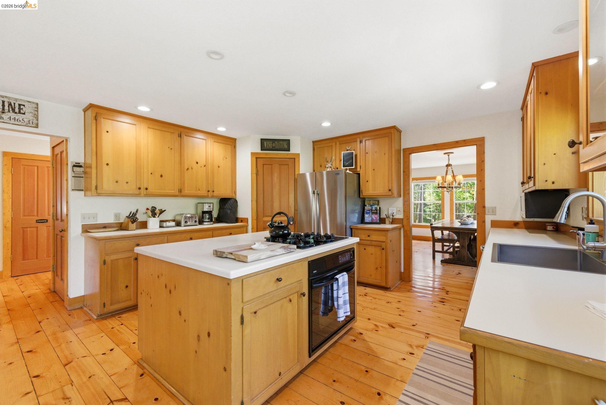 Detail Gallery Image 16 of 50 For 23820 Pine Lake Dr, Twain Harte,  CA 95383 - 4 Beds | 2/1 Baths