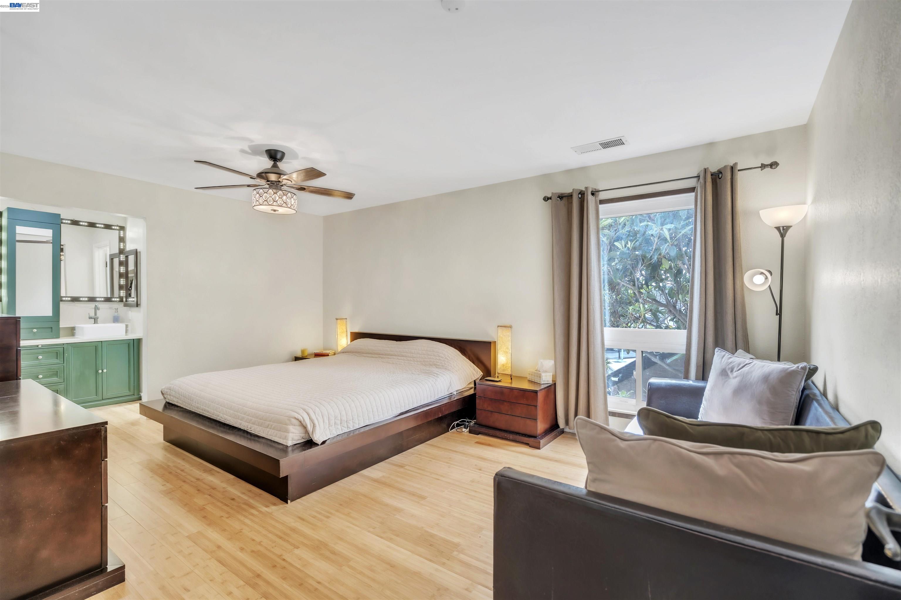 Detail Gallery Image 20 of 44 For 2380 Cabrillo Dr, Hayward,  CA 94545 - 4 Beds | 2/1 Baths