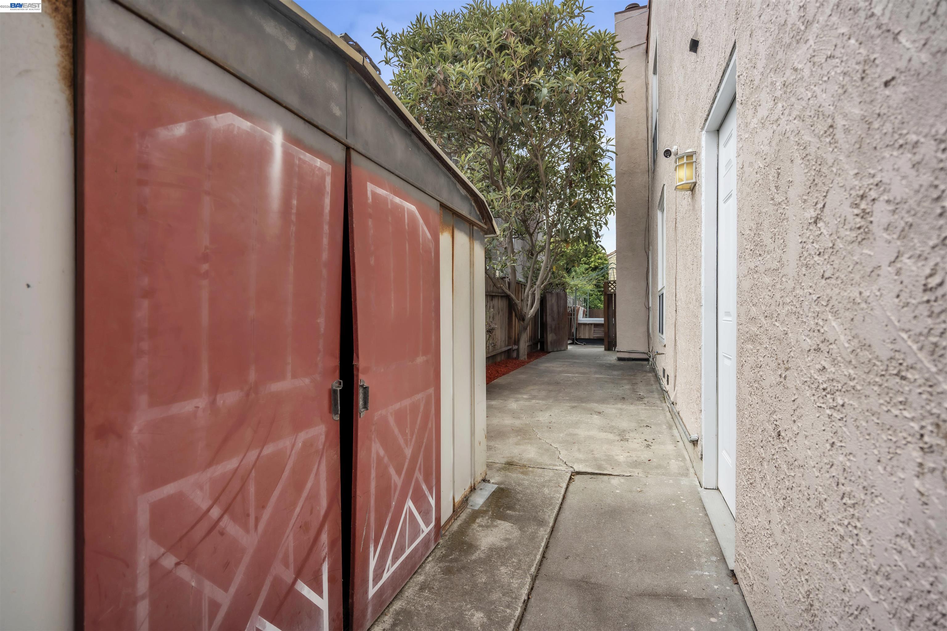 Detail Gallery Image 33 of 44 For 2380 Cabrillo Dr, Hayward,  CA 94545 - 4 Beds | 2/1 Baths