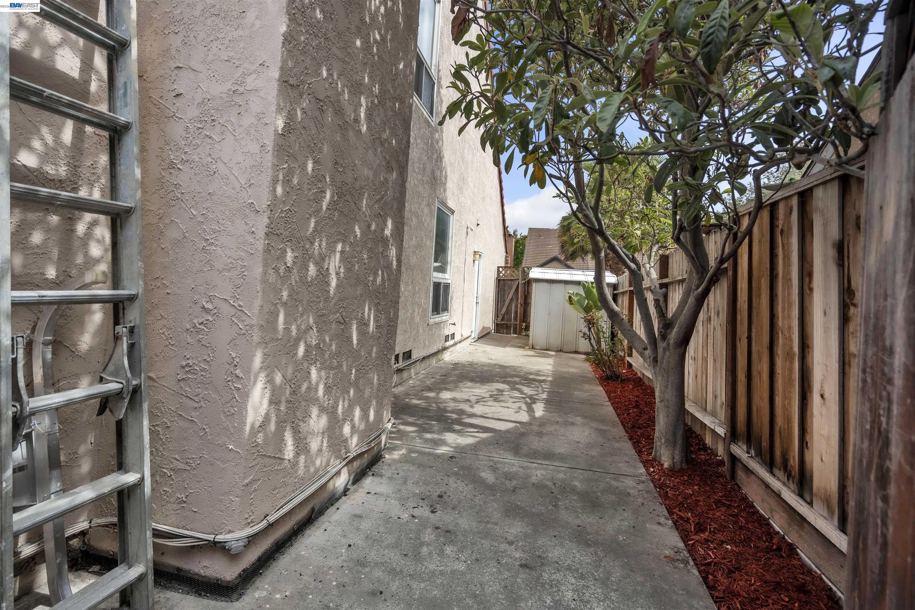 Detail Gallery Image 34 of 44 For 2380 Cabrillo Dr, Hayward,  CA 94545 - 4 Beds | 2/1 Baths