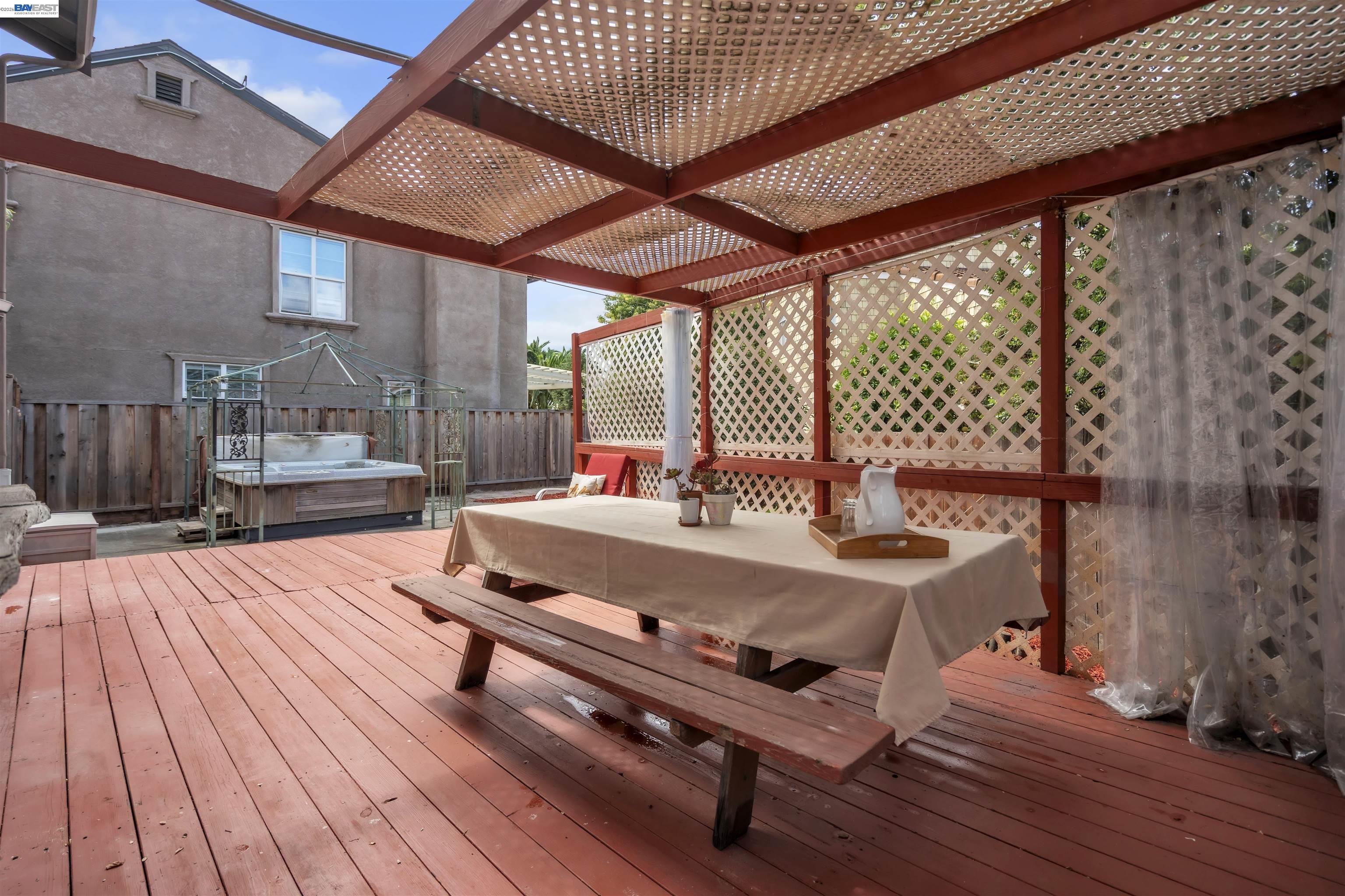 Detail Gallery Image 36 of 44 For 2380 Cabrillo Dr, Hayward,  CA 94545 - 4 Beds | 2/1 Baths