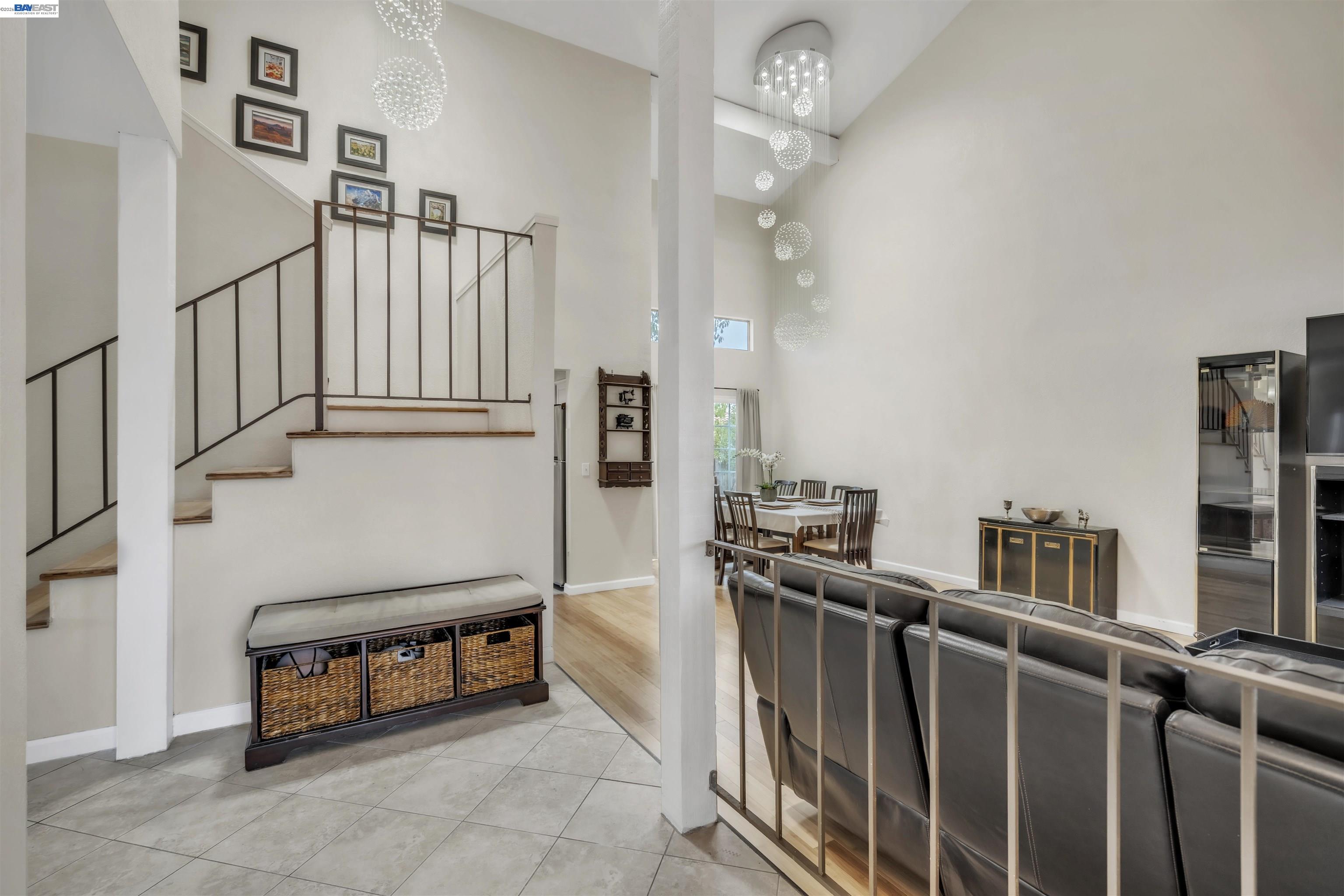 Detail Gallery Image 6 of 44 For 2380 Cabrillo Dr, Hayward,  CA 94545 - 4 Beds | 2/1 Baths