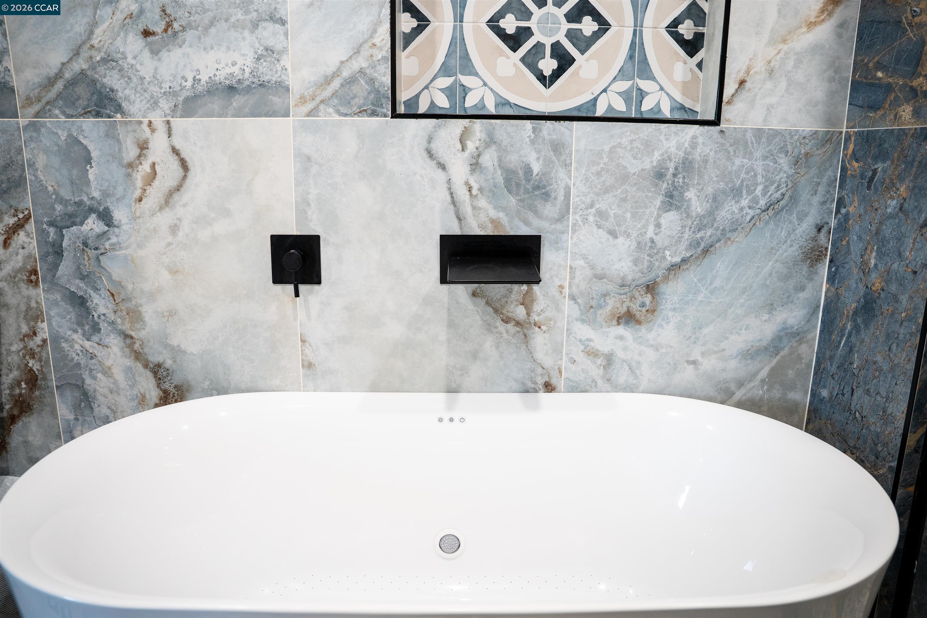 Detail Gallery Image 13 of 40 For 348 Valle Vista Ave, Vallejo,  CA 94590 - 3 Beds | 2 Baths