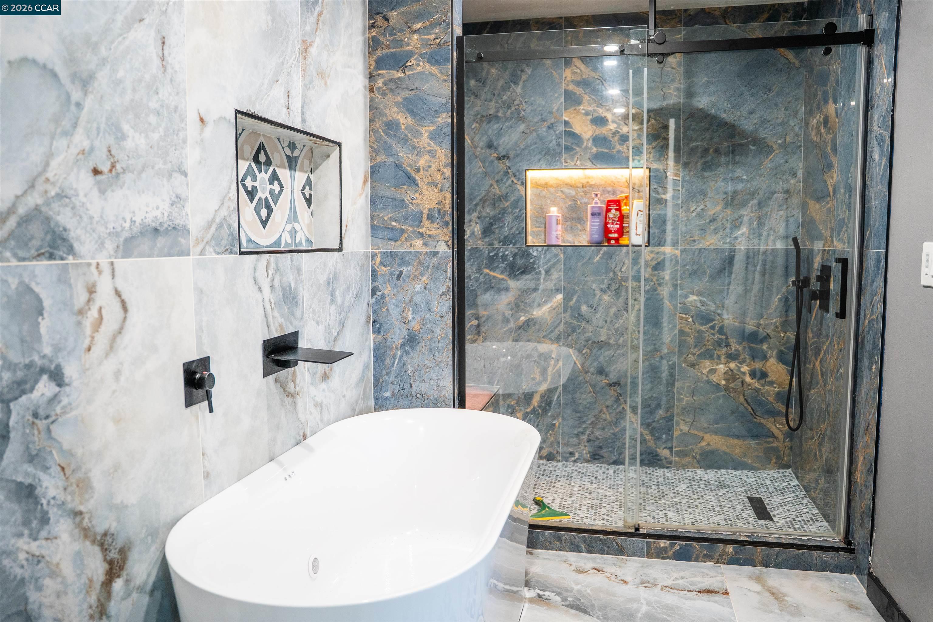 Detail Gallery Image 3 of 40 For 348 Valle Vista Ave, Vallejo,  CA 94590 - 3 Beds | 2 Baths