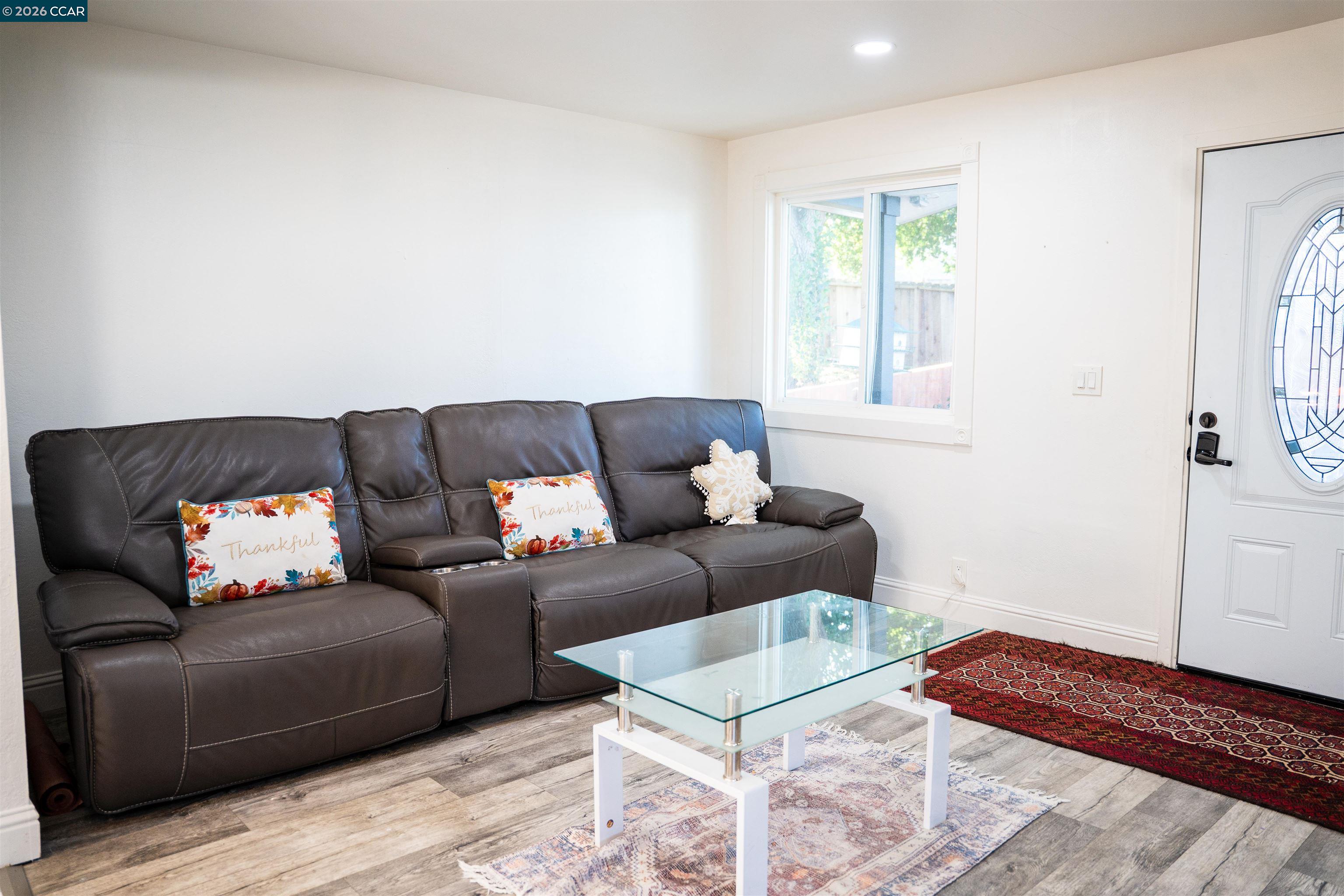 Detail Gallery Image 25 of 40 For 348 Valle Vista Ave, Vallejo,  CA 94590 - 3 Beds | 2 Baths