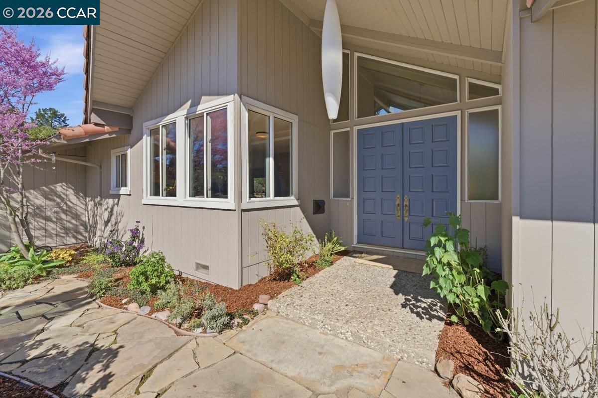 Detail Gallery Image 3 of 46 For 923 Camino Ricardo, Moraga,  CA 94556 - 4 Beds | 2 Baths