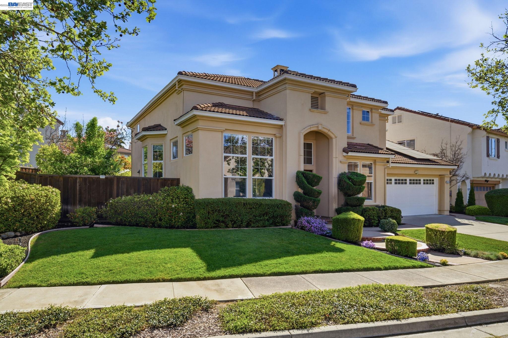 Detail Gallery Image 2 of 60 For 6031 Hedgecrest Cir, San Ramon,  CA 94582 - 4 Beds | 3 Baths