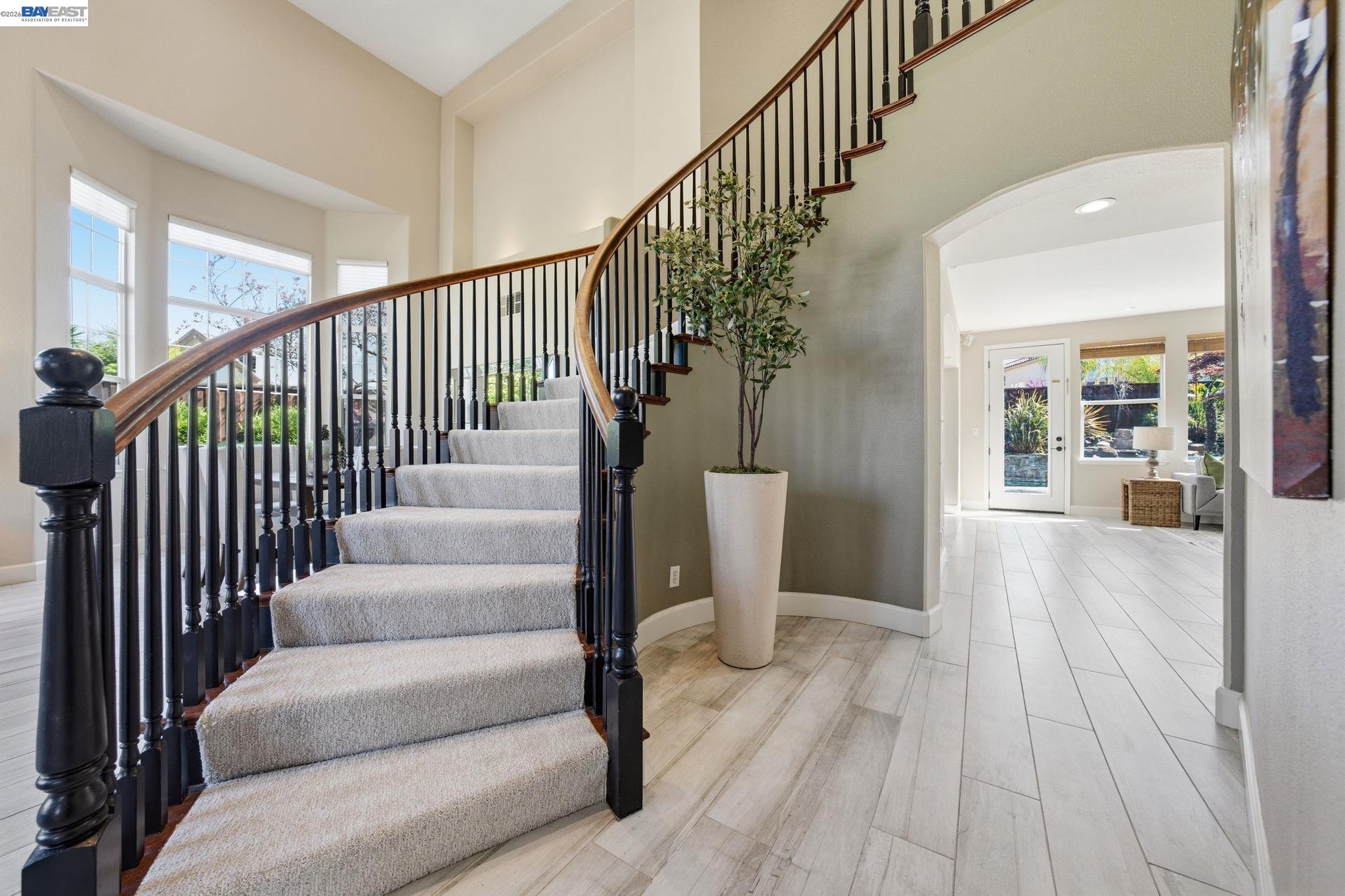 Detail Gallery Image 12 of 60 For 6031 Hedgecrest Cir, San Ramon,  CA 94582 - 4 Beds | 3 Baths