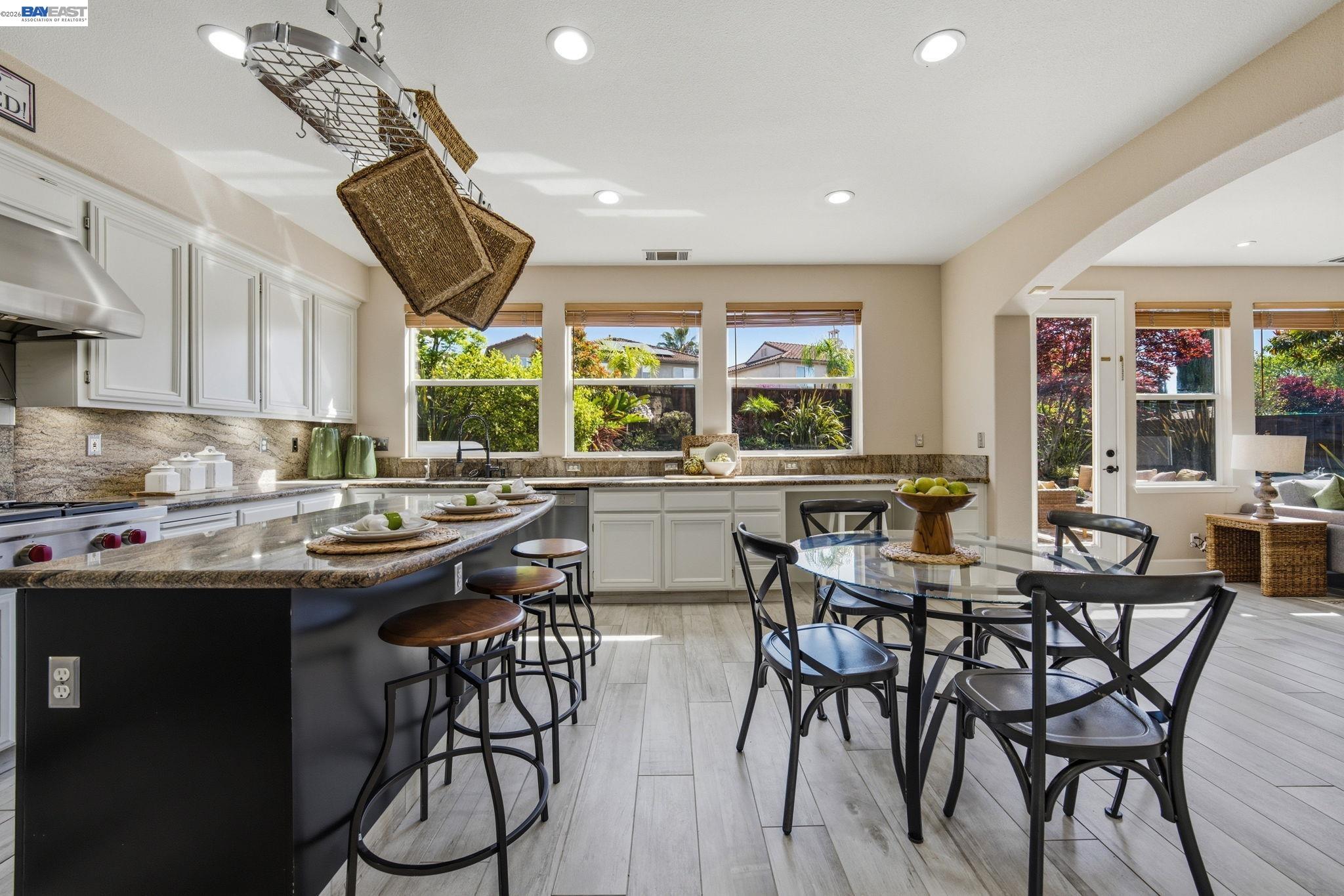 Detail Gallery Image 17 of 60 For 6031 Hedgecrest Cir, San Ramon,  CA 94582 - 4 Beds | 3 Baths