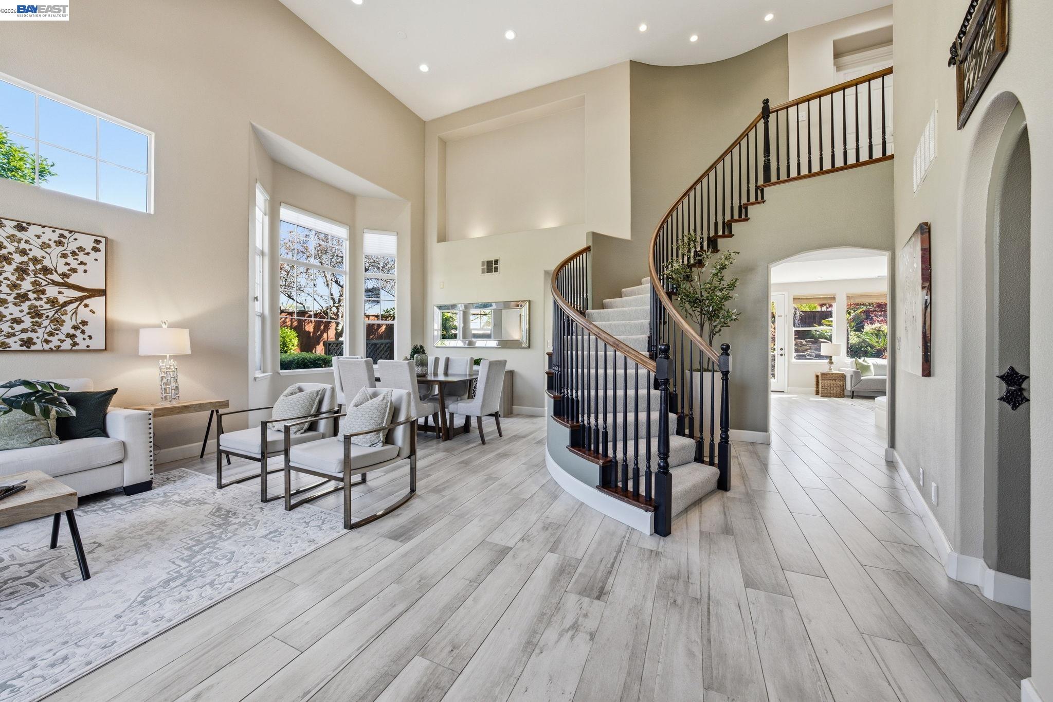 Detail Gallery Image 3 of 60 For 6031 Hedgecrest Cir, San Ramon,  CA 94582 - 4 Beds | 3 Baths