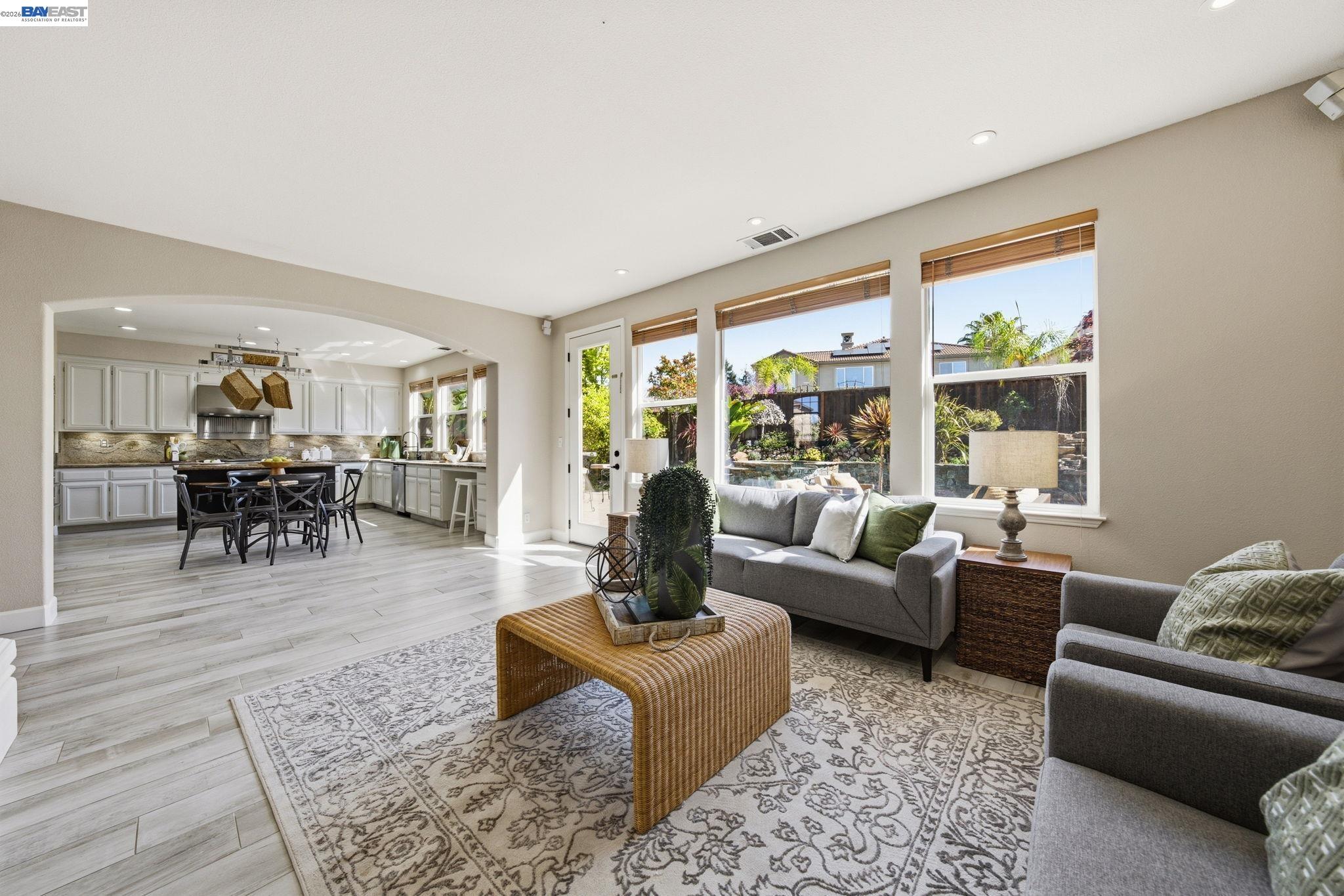 Detail Gallery Image 25 of 60 For 6031 Hedgecrest Cir, San Ramon,  CA 94582 - 4 Beds | 3 Baths