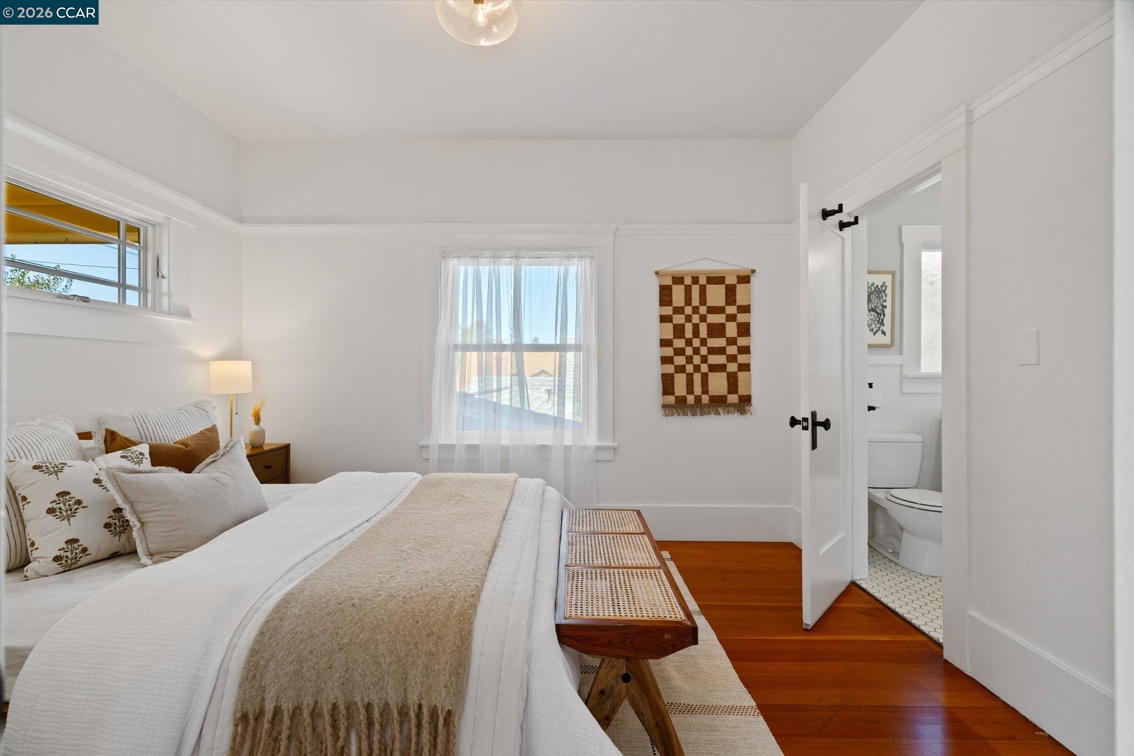 Detail Gallery Image 13 of 24 For 1631 Belvedere Avenue, Berkeley,  CA 94702-1324 - 3 Beds | 2/1 Baths