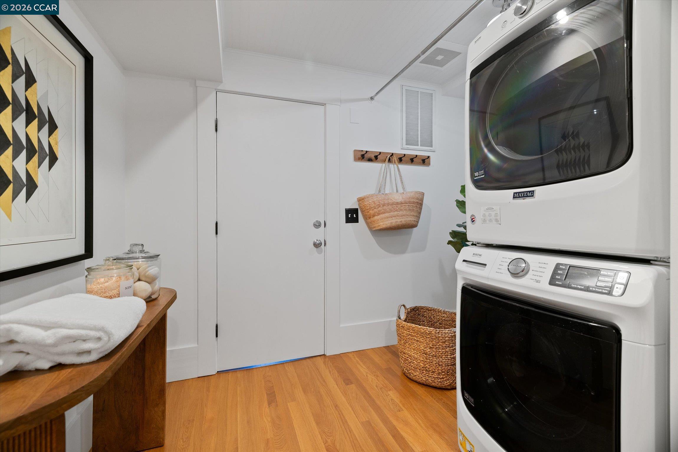 Detail Gallery Image 18 of 24 For 1631 Belvedere Avenue, Berkeley,  CA 94702-1324 - 3 Beds | 2/1 Baths