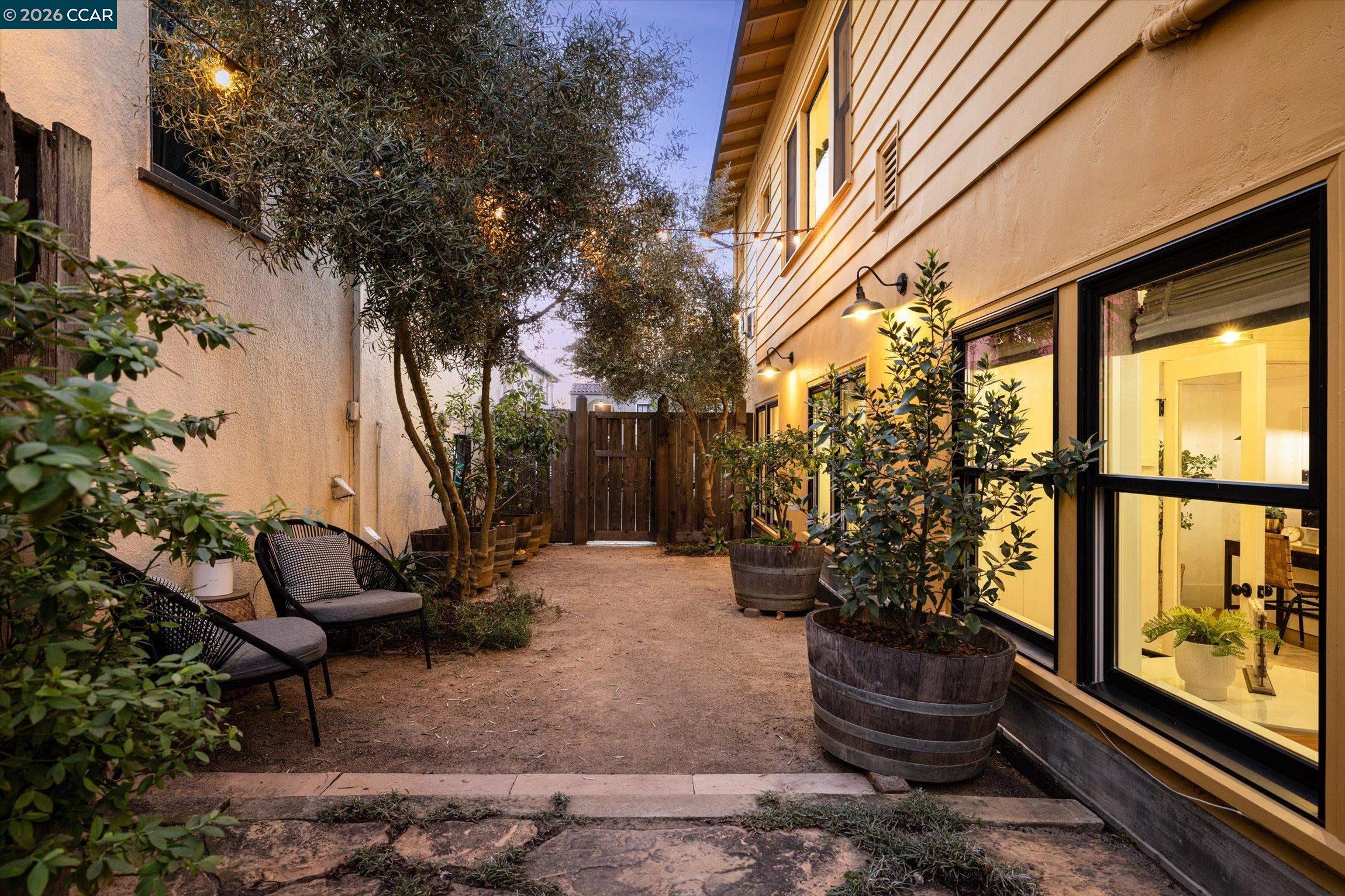 Detail Gallery Image 24 of 24 For 1631 Belvedere Avenue, Berkeley,  CA 94702-1324 - 3 Beds | 2/1 Baths