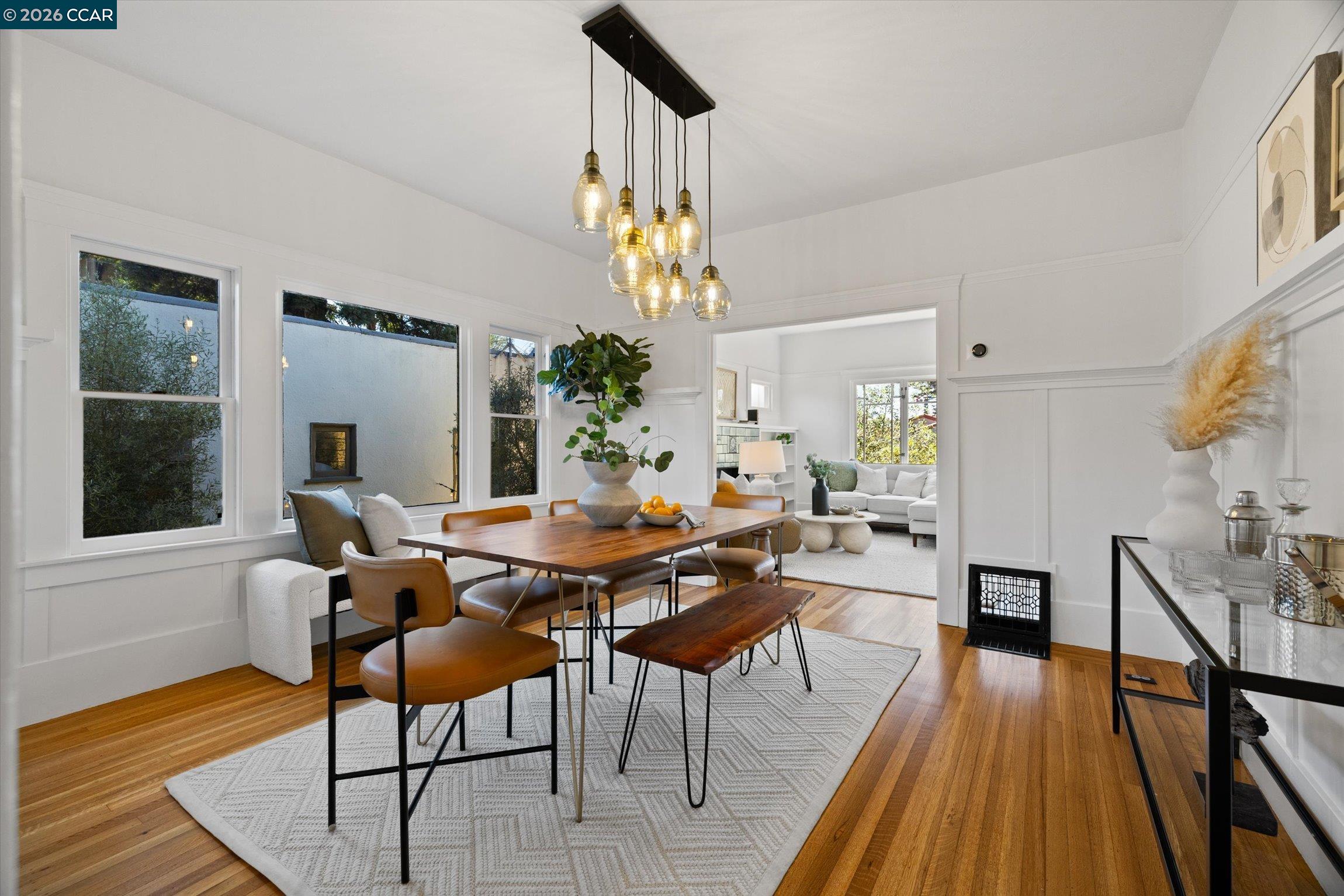 Detail Gallery Image 5 of 24 For 1631 Belvedere Avenue, Berkeley,  CA 94702-1324 - 3 Beds | 2/1 Baths