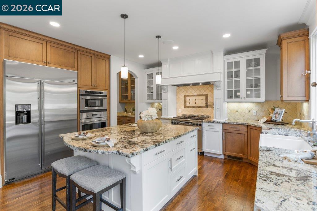 Detail Gallery Image 13 of 60 For 60 Terra Teresa, Lafayette,  CA 94549 - 5 Beds | 5/1 Baths