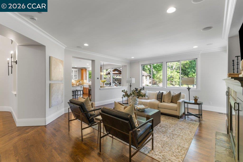 Detail Gallery Image 16 of 60 For 60 Terra Teresa, Lafayette,  CA 94549 - 5 Beds | 5/1 Baths