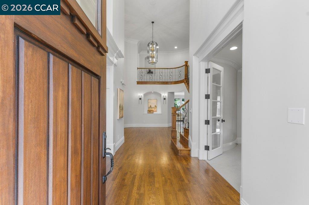 Detail Gallery Image 3 of 60 For 60 Terra Teresa, Lafayette,  CA 94549 - 5 Beds | 5/1 Baths