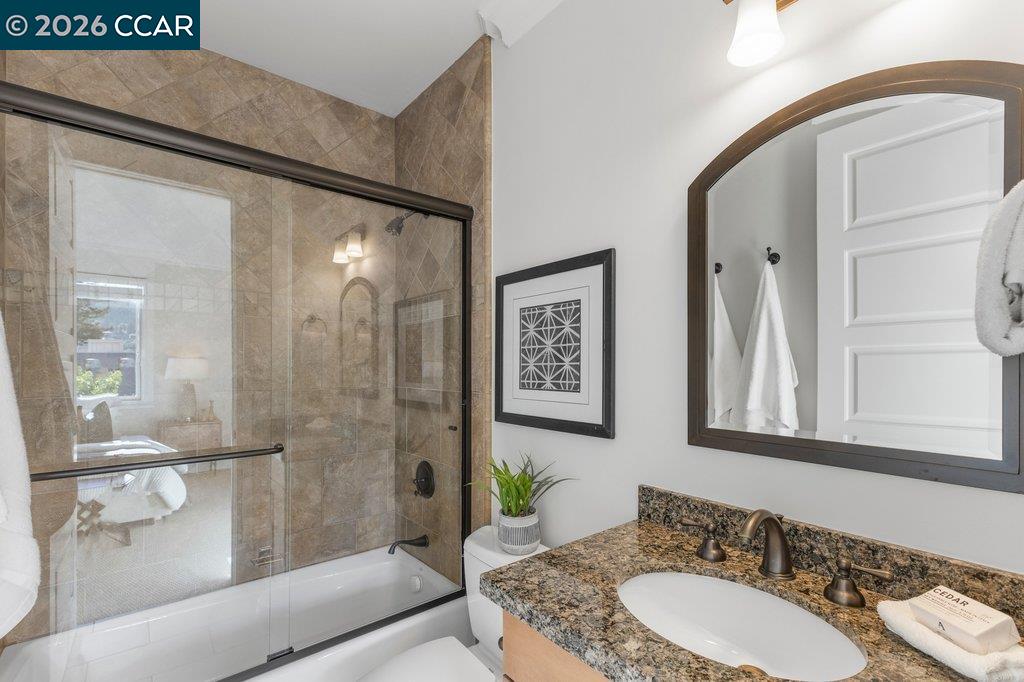 Detail Gallery Image 22 of 60 For 60 Terra Teresa, Lafayette,  CA 94549 - 5 Beds | 5/1 Baths