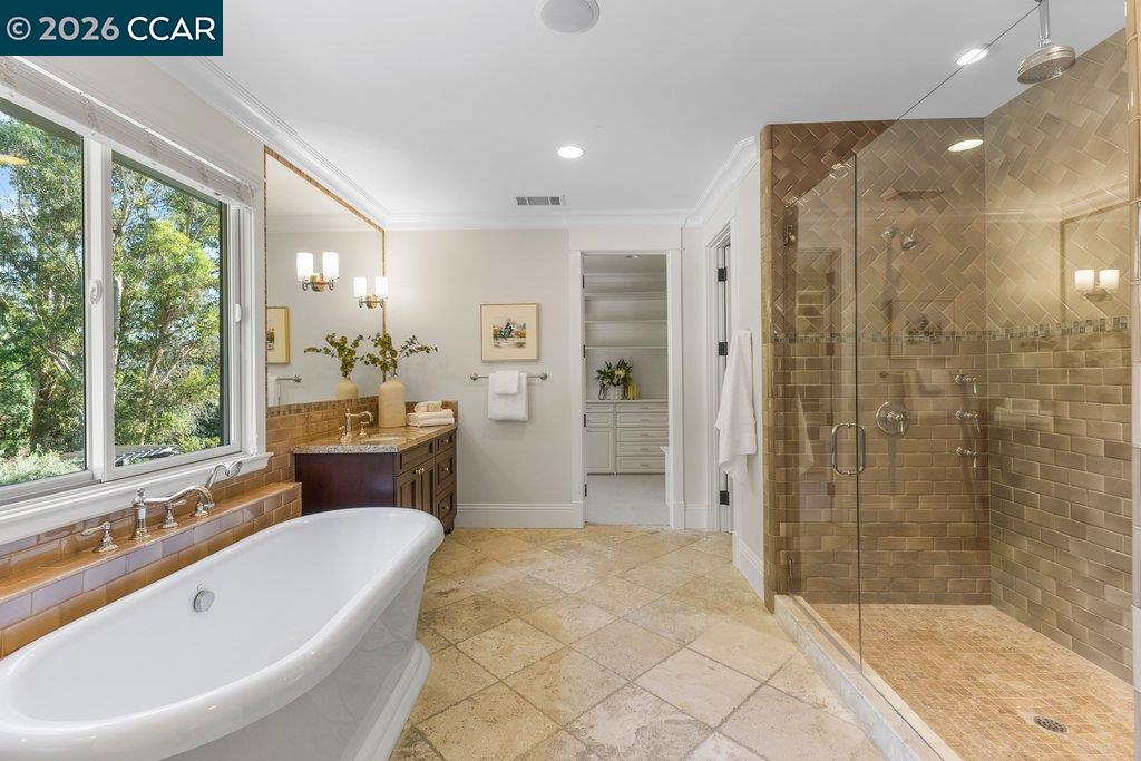 Detail Gallery Image 38 of 60 For 60 Terra Teresa, Lafayette,  CA 94549 - 5 Beds | 5/1 Baths