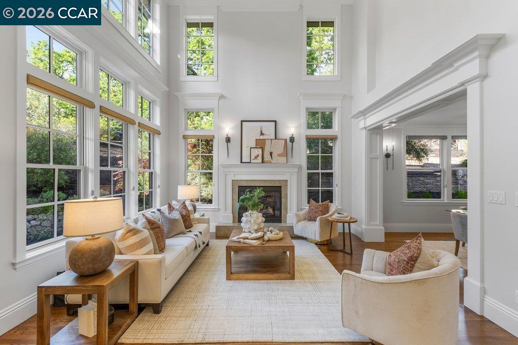 Detail Gallery Image 5 of 60 For 60 Terra Teresa, Lafayette,  CA 94549 - 5 Beds | 5/1 Baths