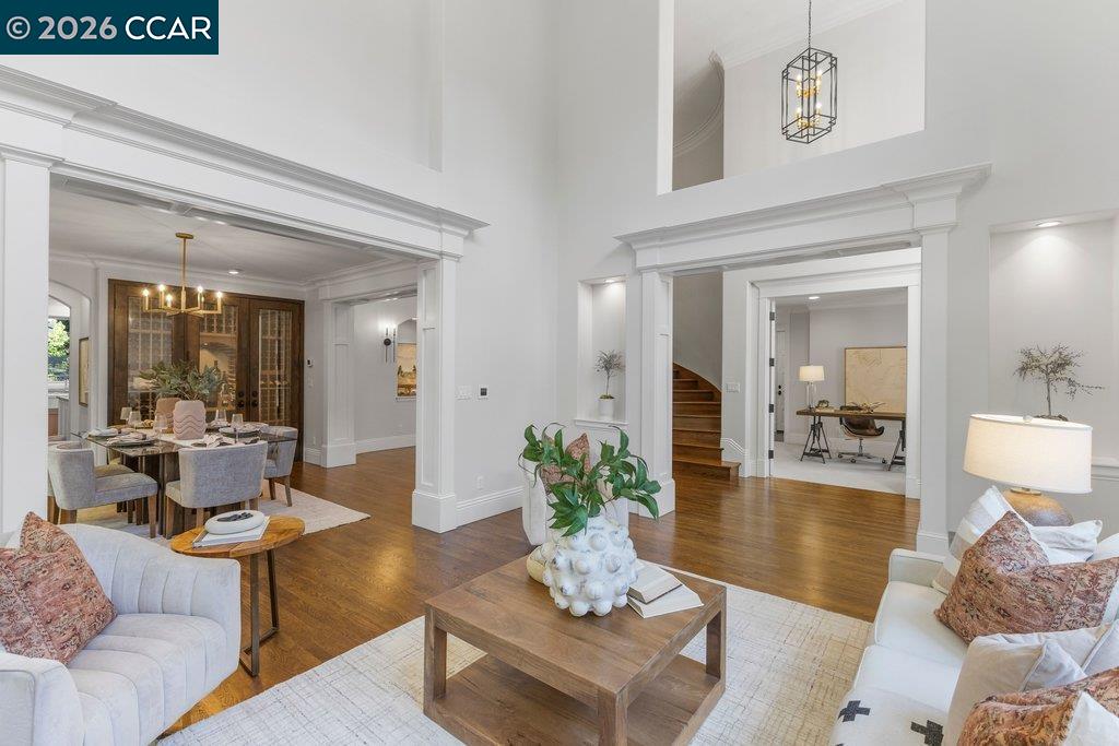 Detail Gallery Image 6 of 60 For 60 Terra Teresa, Lafayette,  CA 94549 - 5 Beds | 5/1 Baths