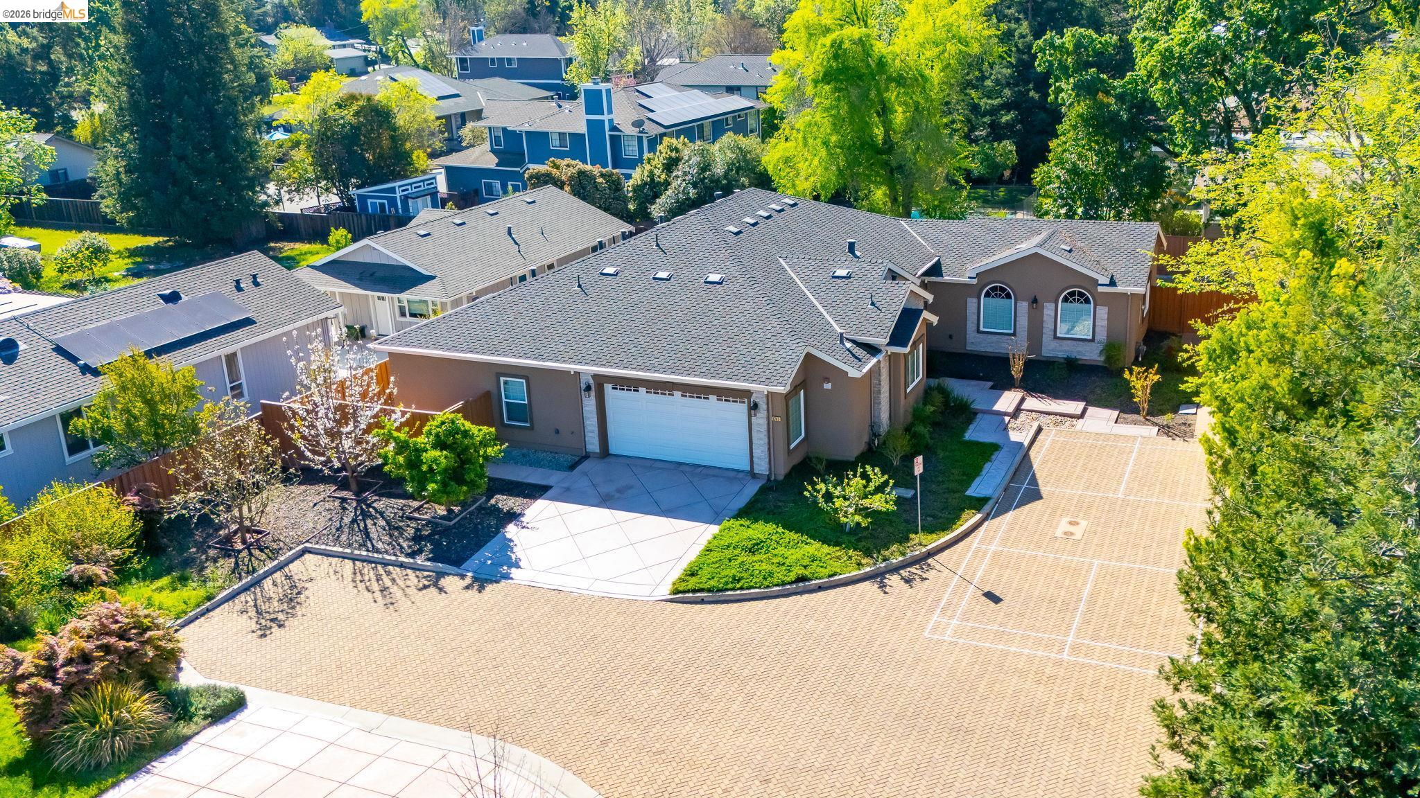 Detail Gallery Image 2 of 59 For 1747 1st Ave, Walnut Creek,  CA 94597 - 4 Beds | 3/1 Baths