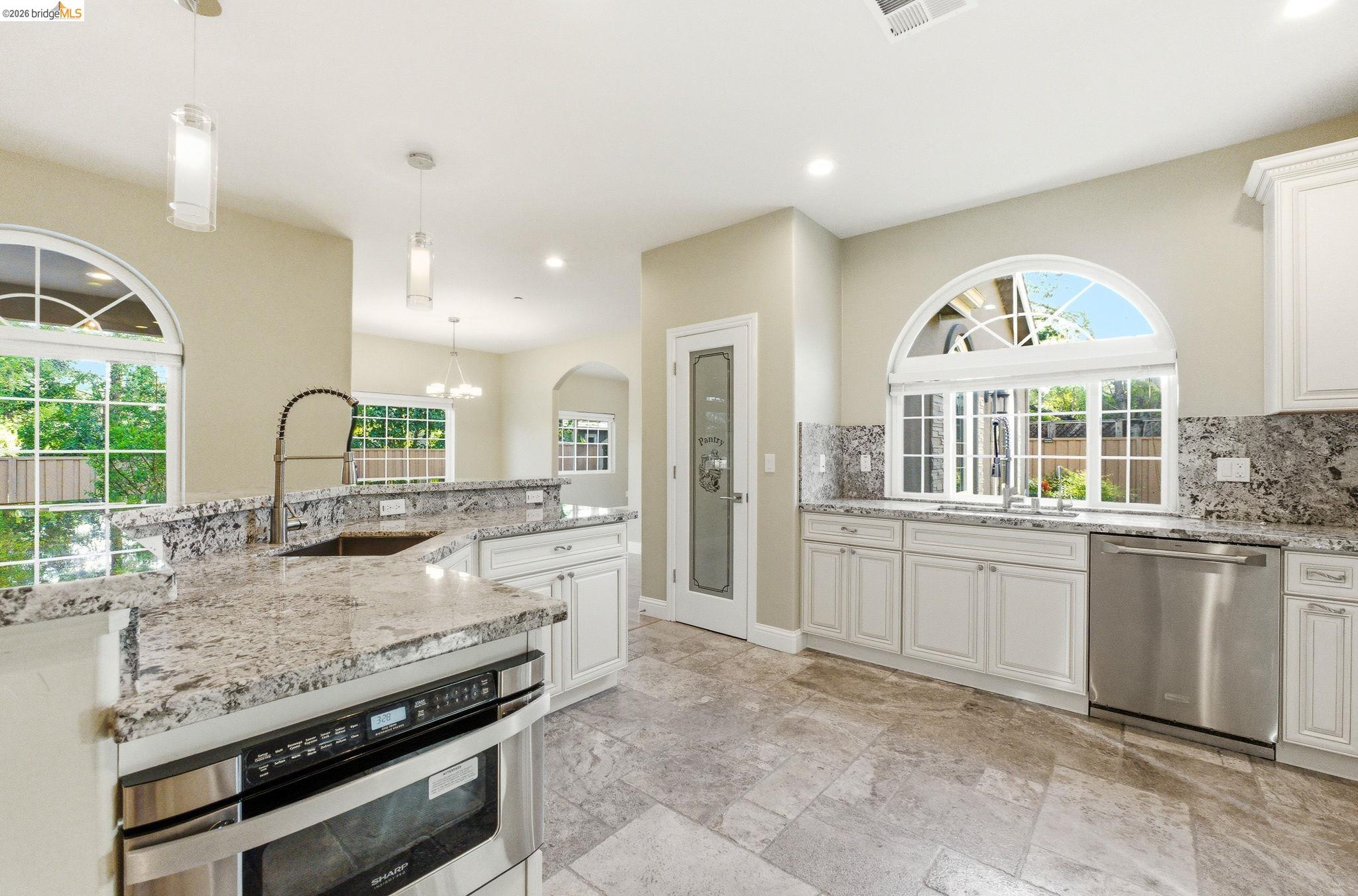 Detail Gallery Image 13 of 59 For 1747 1st Ave, Walnut Creek,  CA 94597 - 4 Beds | 3/1 Baths