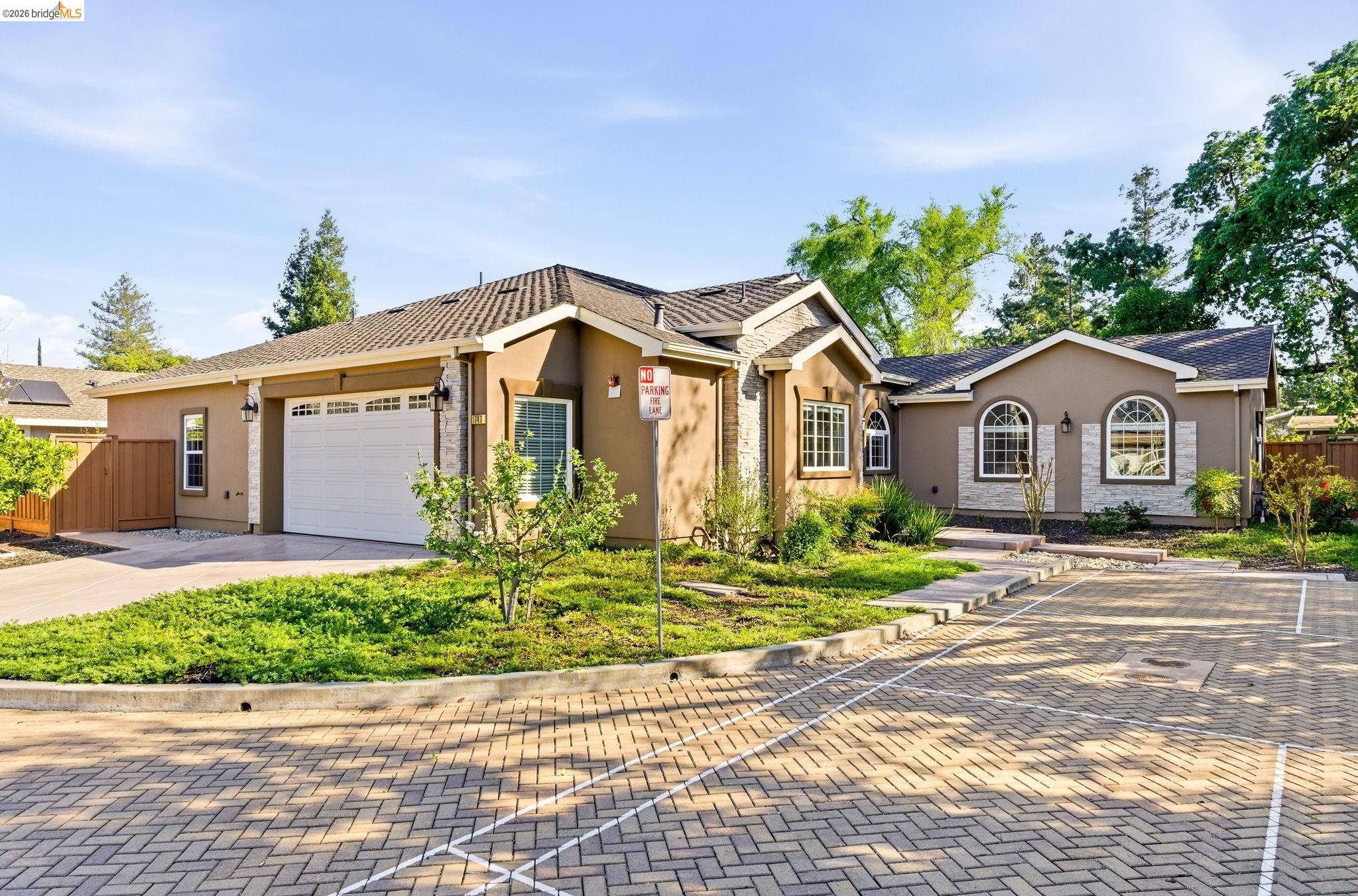 Detail Gallery Image 3 of 59 For 1747 1st Ave, Walnut Creek,  CA 94597 - 4 Beds | 3/1 Baths