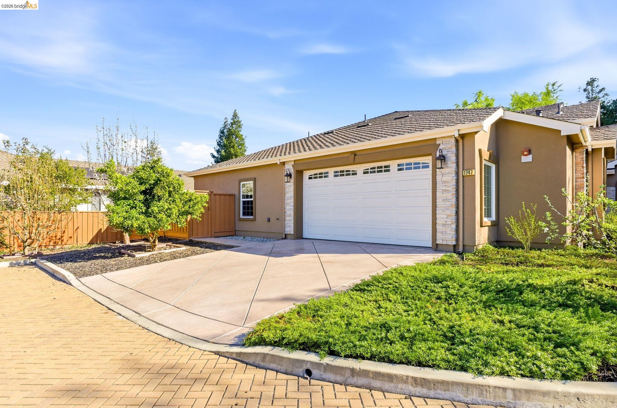 Detail Gallery Image 4 of 59 For 1747 1st Ave, Walnut Creek,  CA 94597 - 4 Beds | 3/1 Baths