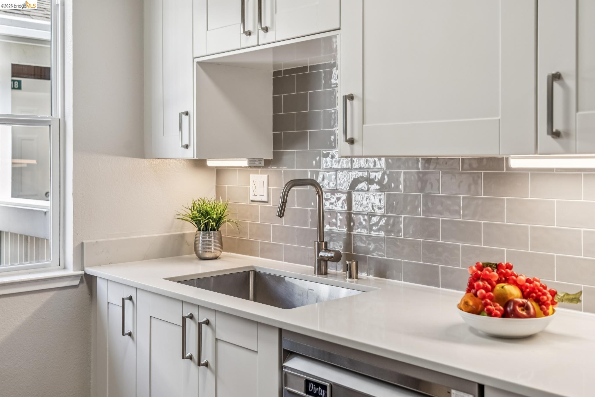 Detail Gallery Image 14 of 59 For 24 Bayside Ct, Richmond,  CA 94804 - 1 Beds | 1 Baths