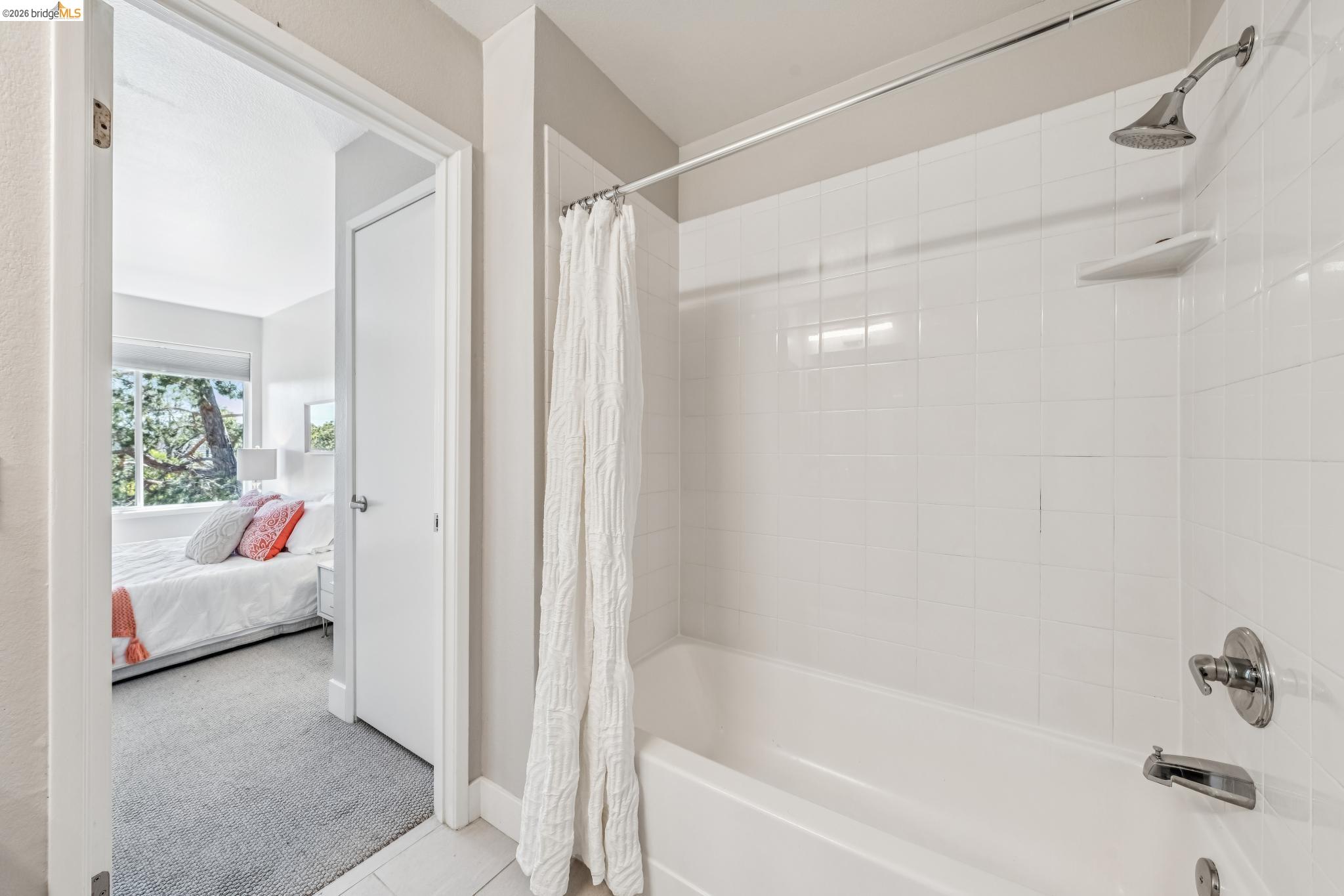 Detail Gallery Image 26 of 59 For 24 Bayside Ct, Richmond,  CA 94804 - 1 Beds | 1 Baths