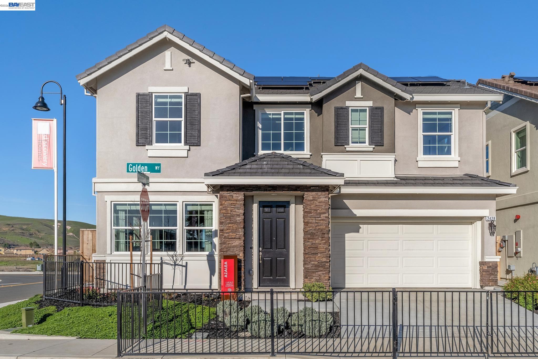 Detail Gallery Image 2 of 20 For 2413 Golden Way, Fairfield,  CA 94533 - 3 Beds | 2/1 Baths