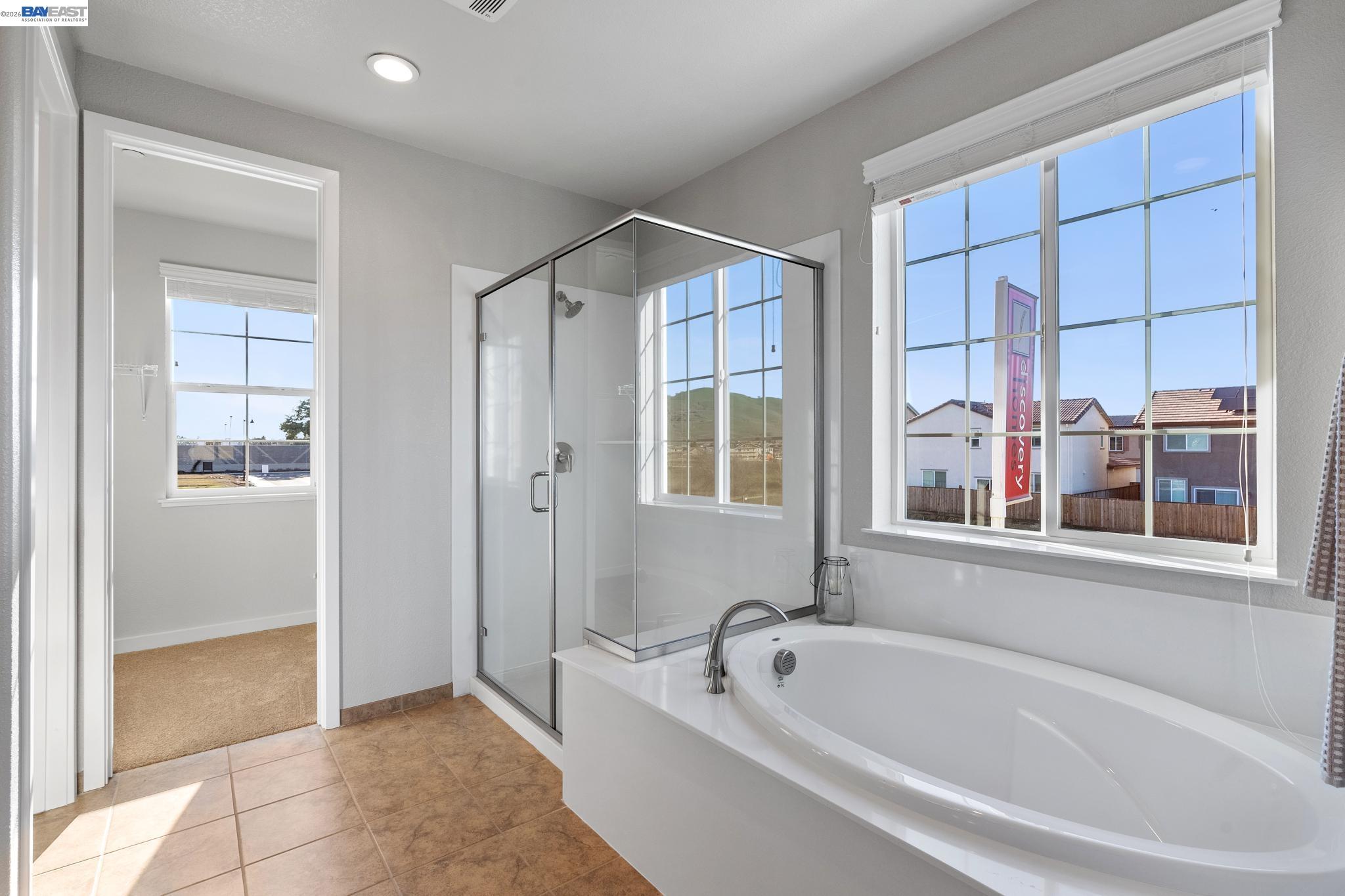 Detail Gallery Image 15 of 20 For 2413 Golden Way, Fairfield,  CA 94533 - 3 Beds | 2/1 Baths