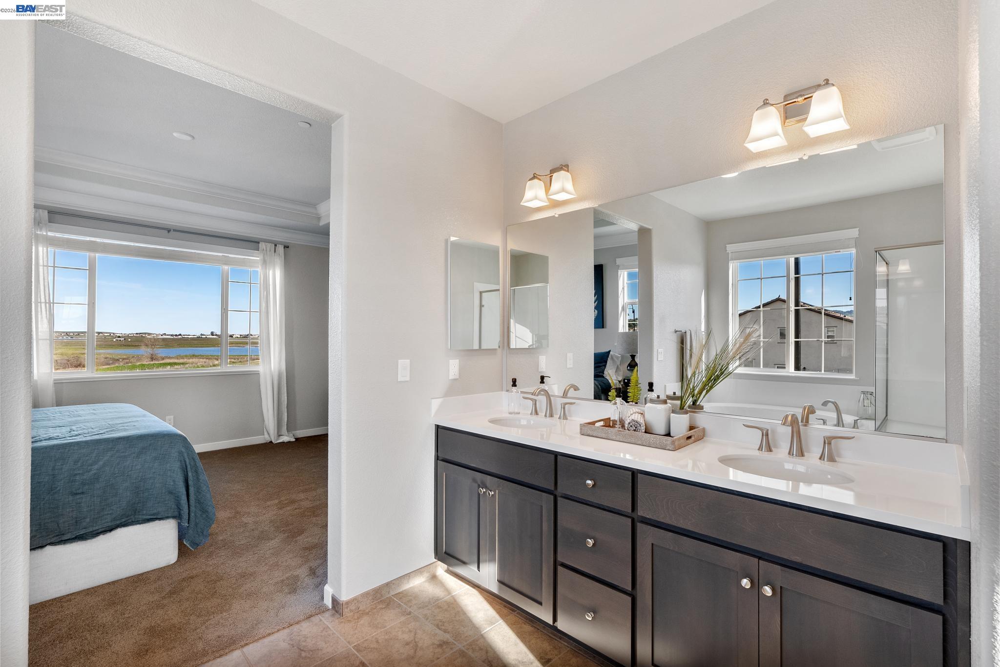 Detail Gallery Image 16 of 20 For 2413 Golden Way, Fairfield,  CA 94533 - 3 Beds | 2/1 Baths