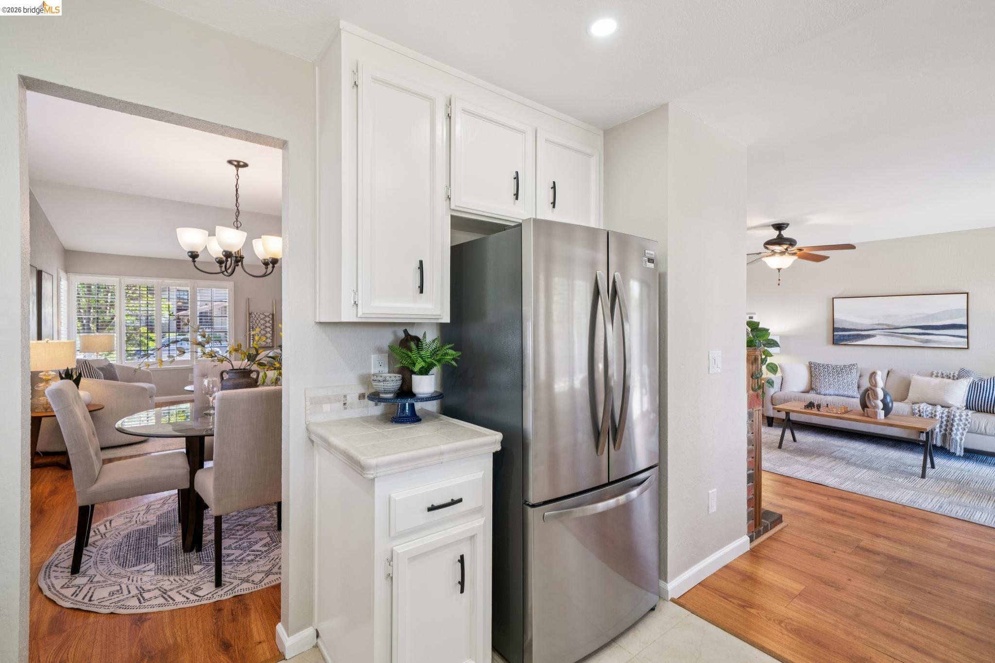 Detail Gallery Image 14 of 51 For 211 Meadowlark Way, Hercules,  CA 94547 - 3 Beds | 2 Baths