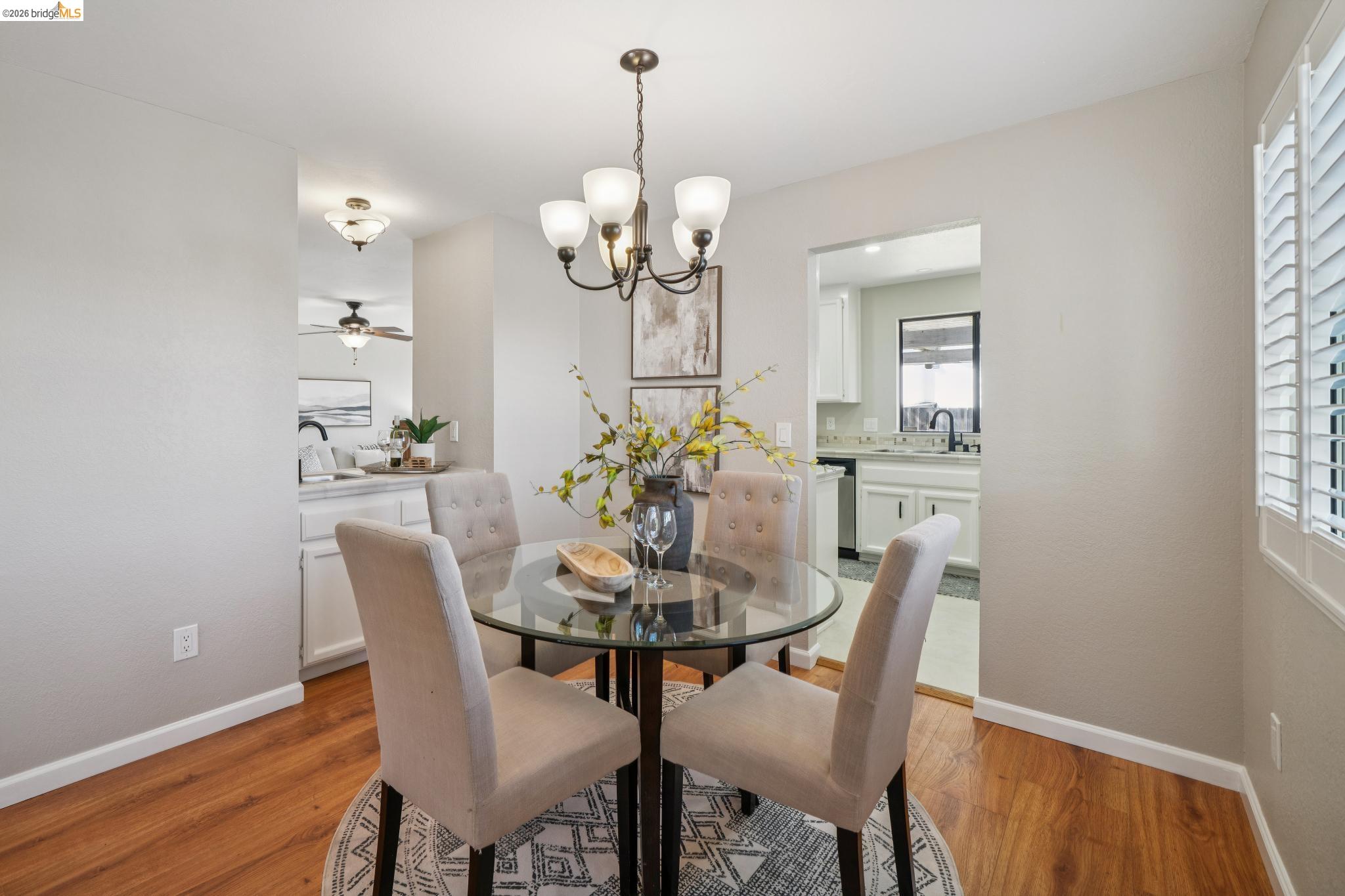 Detail Gallery Image 10 of 51 For 211 Meadowlark Way, Hercules,  CA 94547 - 3 Beds | 2 Baths