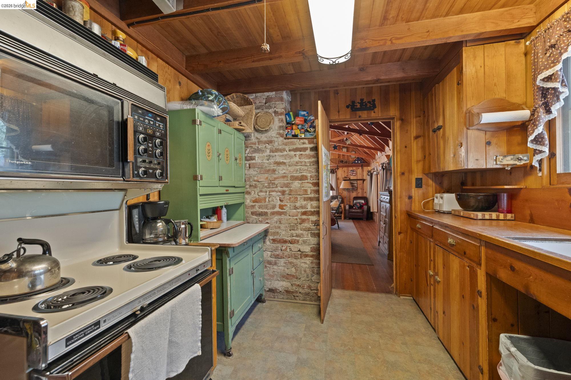 Detail Gallery Image 13 of 21 For 229 Sugarpine, Pinecrest,  CA 95364 - 2 Beds | 1 Baths