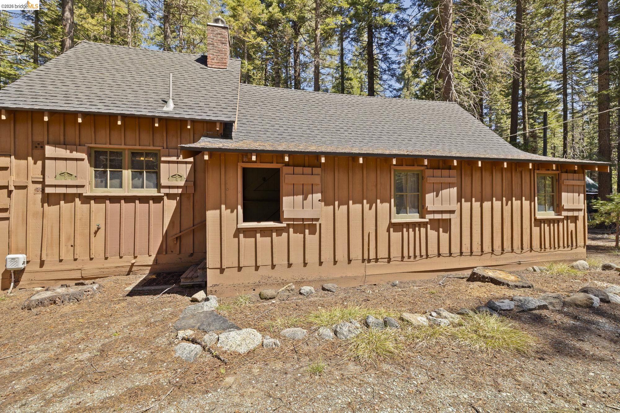 Detail Gallery Image 3 of 21 For 229 Sugarpine, Pinecrest,  CA 95364 - 2 Beds | 1 Baths