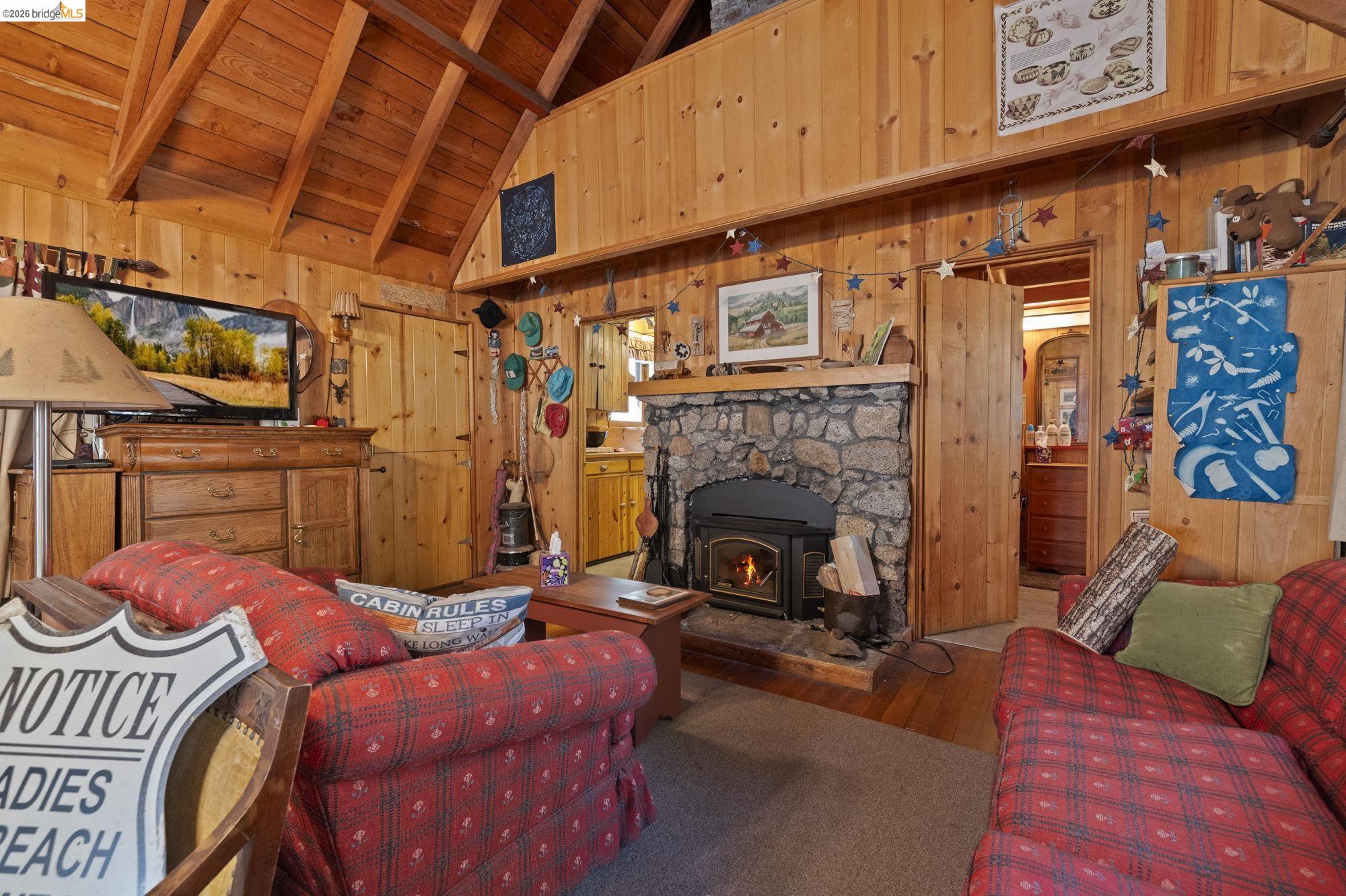 Detail Gallery Image 5 of 21 For 229 Sugarpine, Pinecrest,  CA 95364 - 2 Beds | 1 Baths