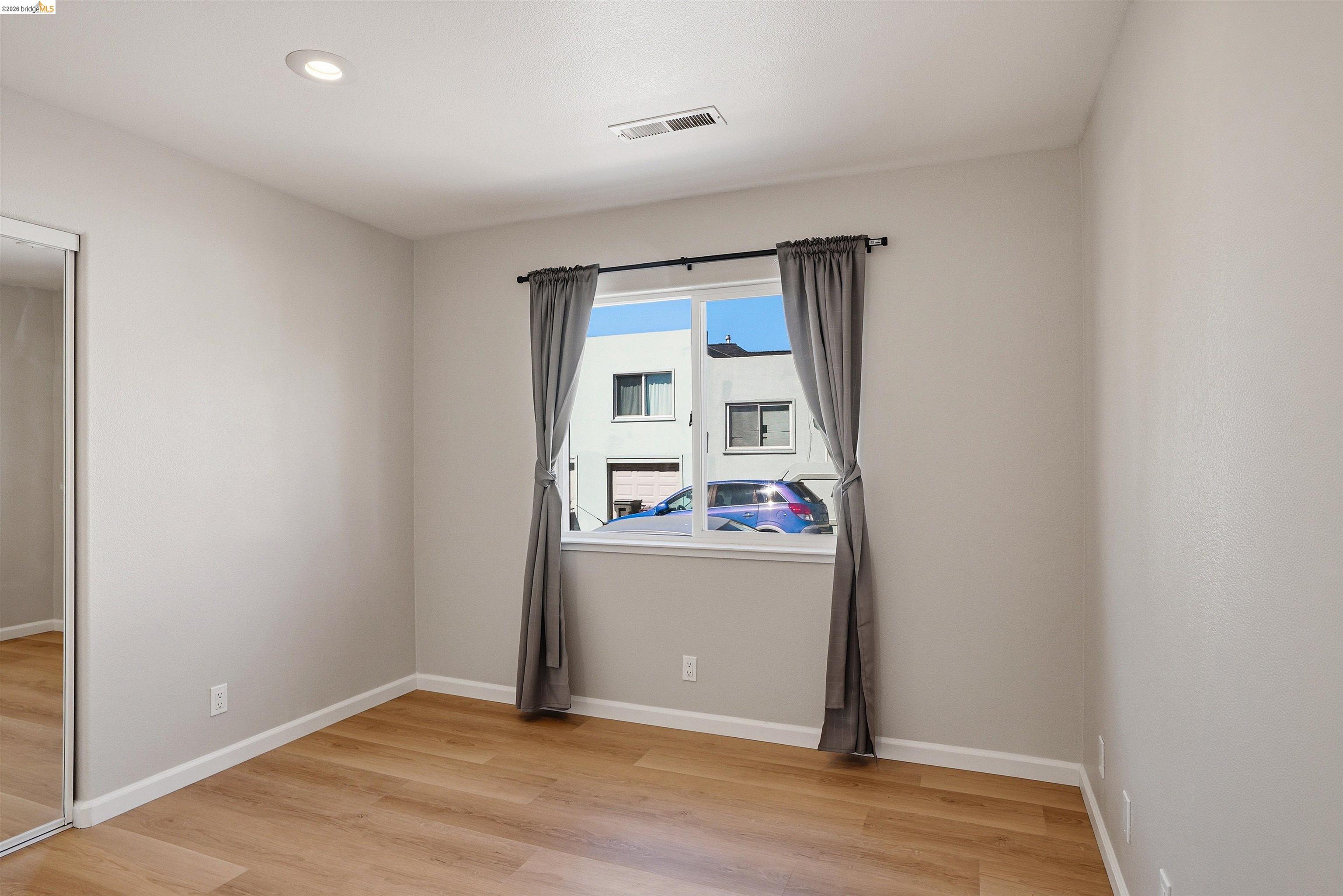 Detail Gallery Image 14 of 44 For 3012 Minna Ave, Oakland,  CA 94619 - – Beds | – Baths