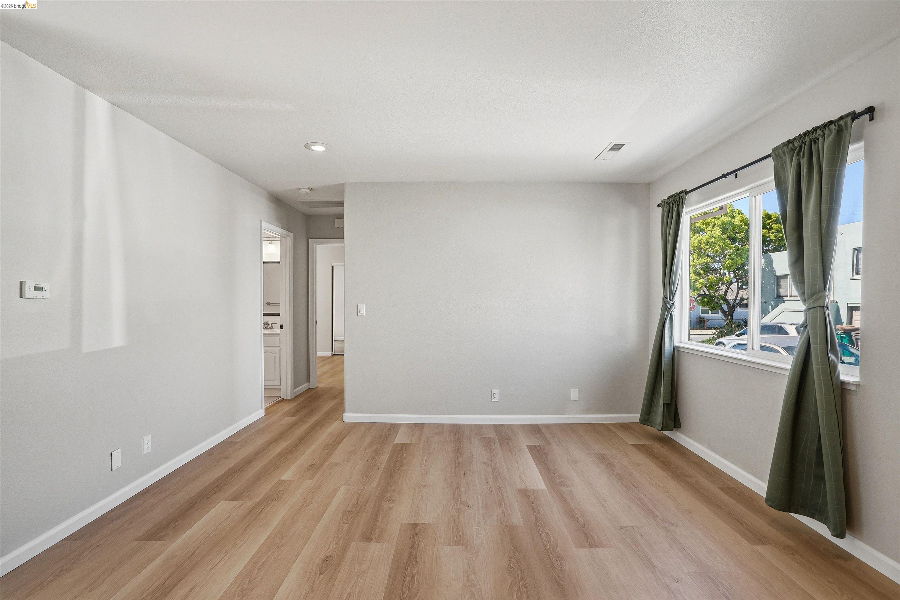 Detail Gallery Image 6 of 44 For 3012 Minna Ave, Oakland,  CA 94619 - – Beds | – Baths