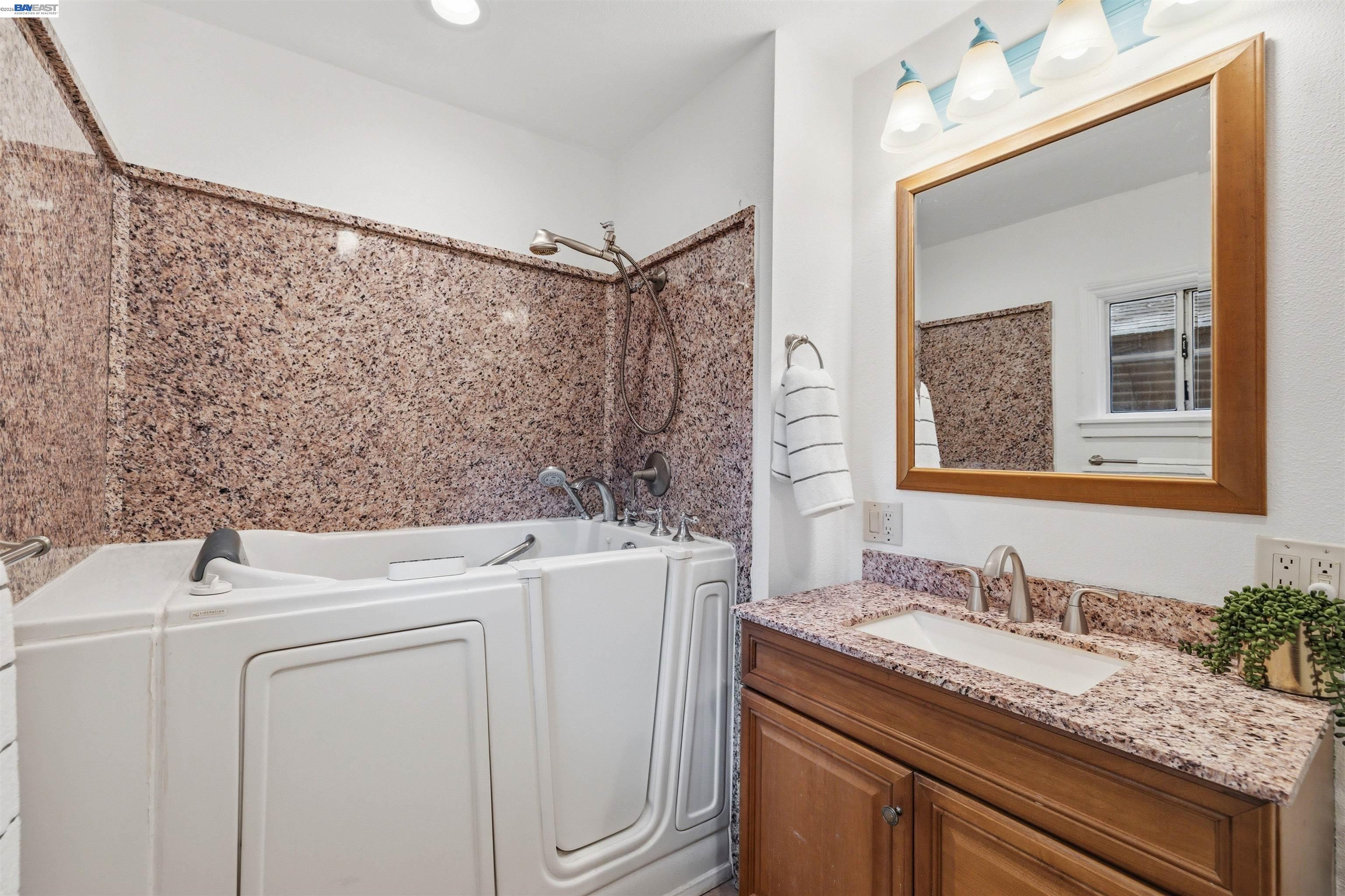 Detail Gallery Image 12 of 57 For 15765 Kings Creek Rd, Boulder Creek,  CA 95006 - 2 Beds | 1 Baths