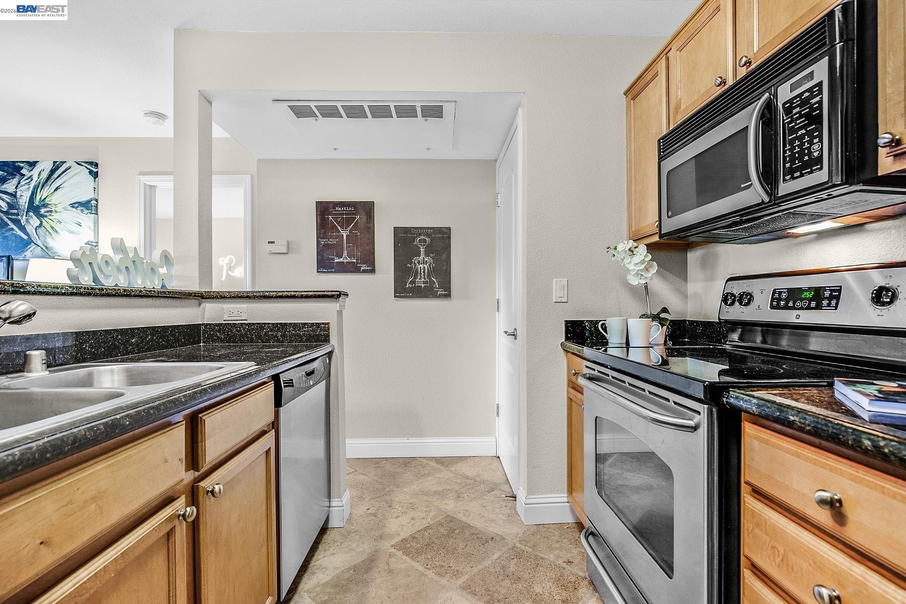 Detail Gallery Image 12 of 31 For 150 Reflections Drive #13,  San Ramon,  CA 94583 - 1 Beds | 1 Baths